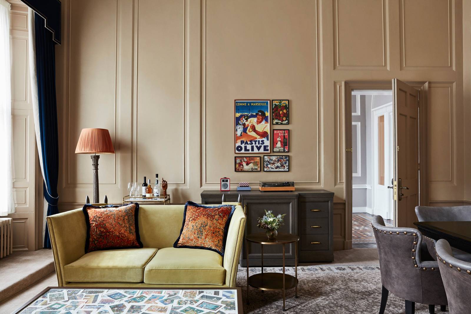 Kimpton Charlotte Square Townhouse Suite 起居室