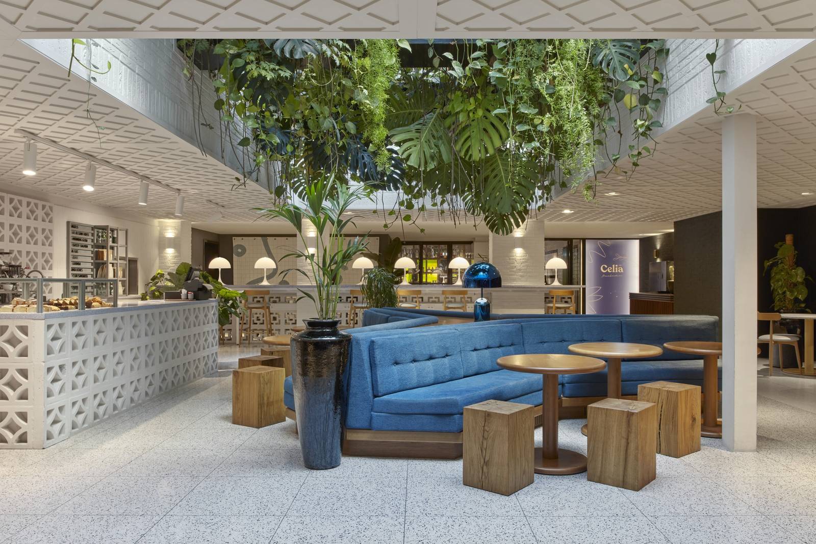 Kimpton De Witt Café Celia 綠植天井座位