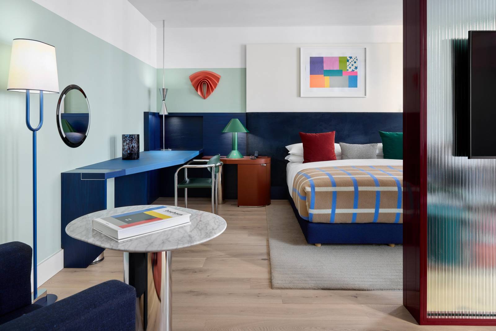 Kimpton Main Frankfurt Studio Suite 包浩斯色彩客房