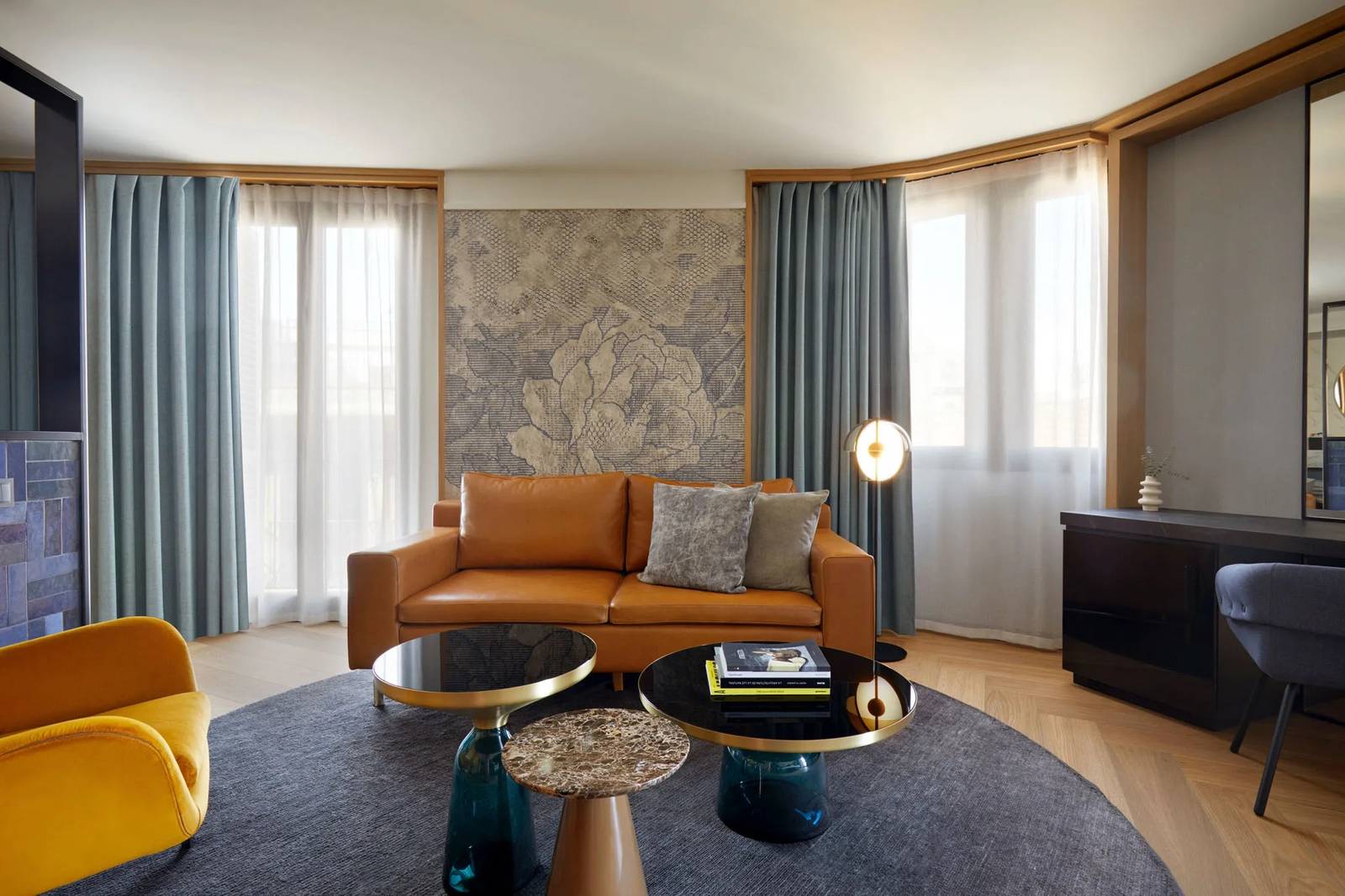 Kimpton Vividora Gotic Suite 起居室