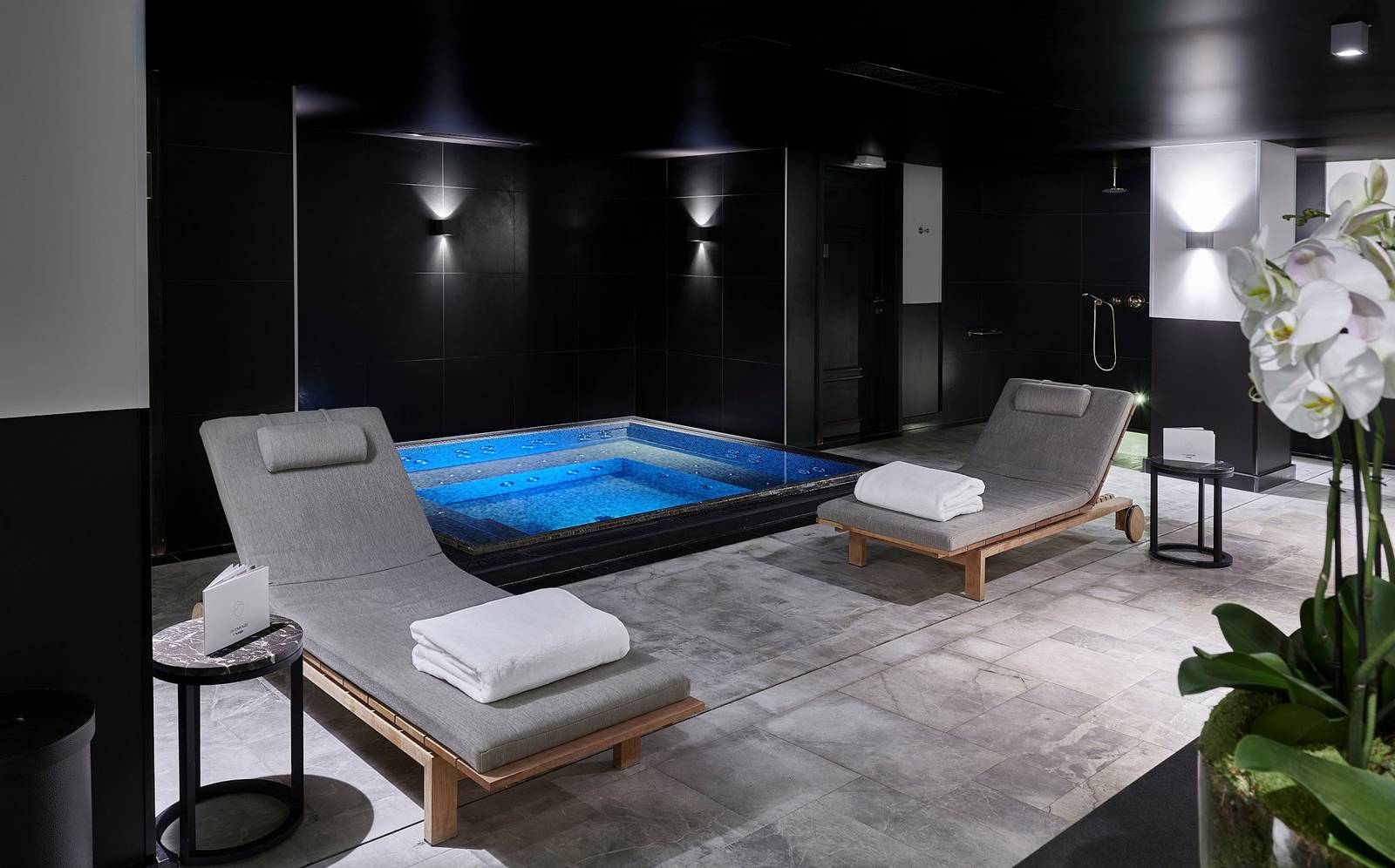 L'Apogée Courchevel Spa 按摩池