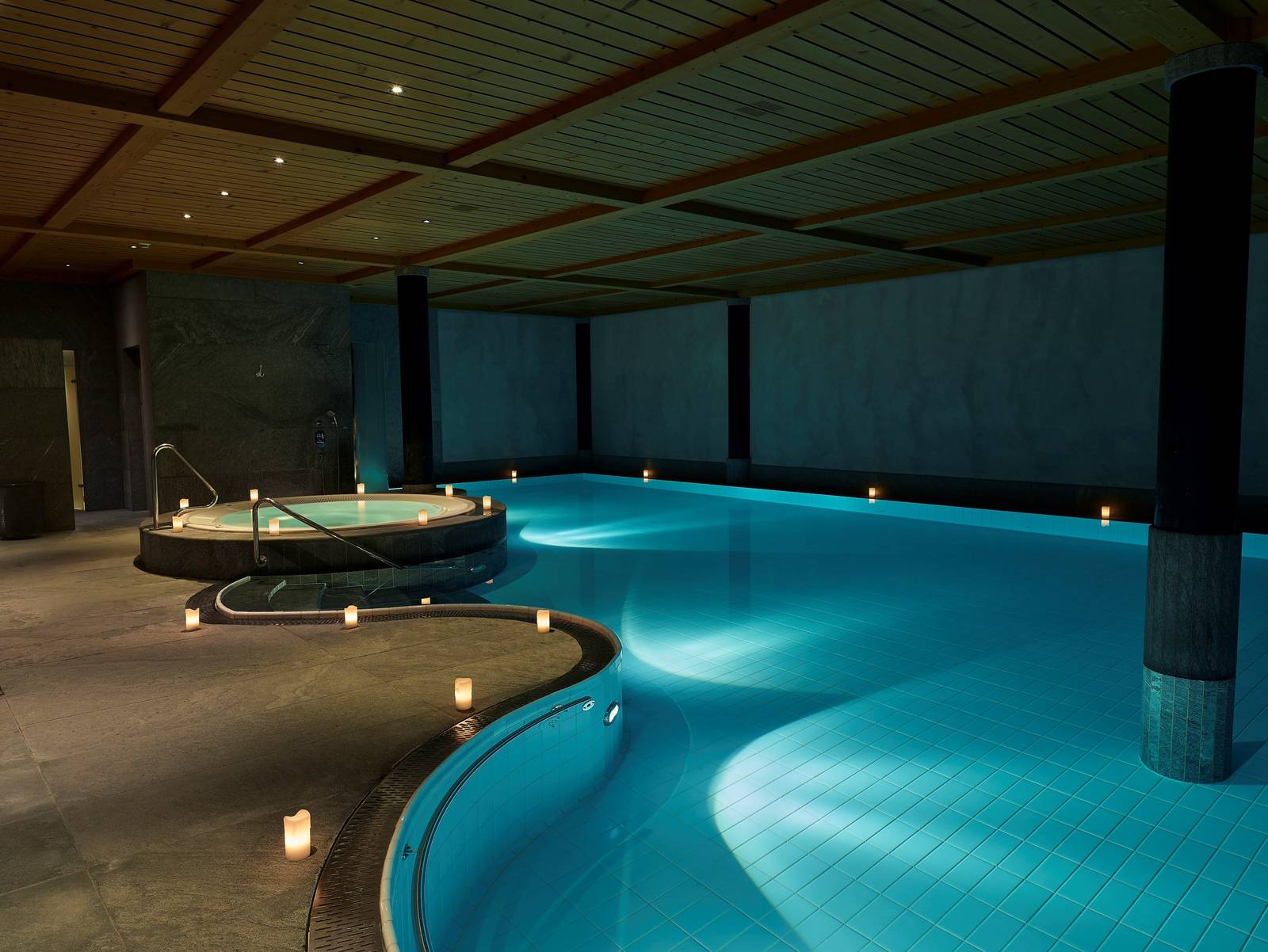 Le Grand Spa 室內泳池與按摩池
