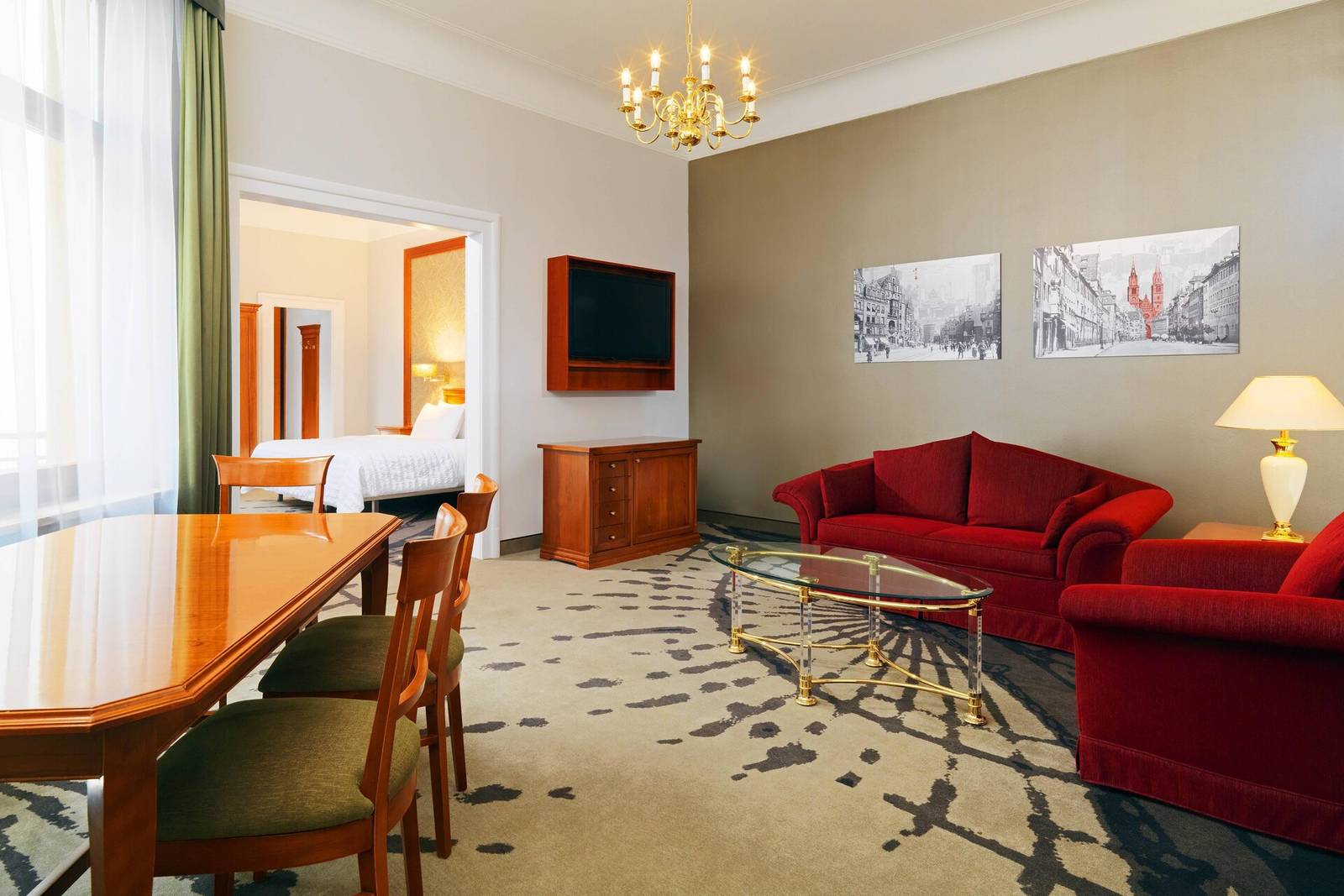 紐倫堡 Le Méridien Grand Hotel 套房起居區