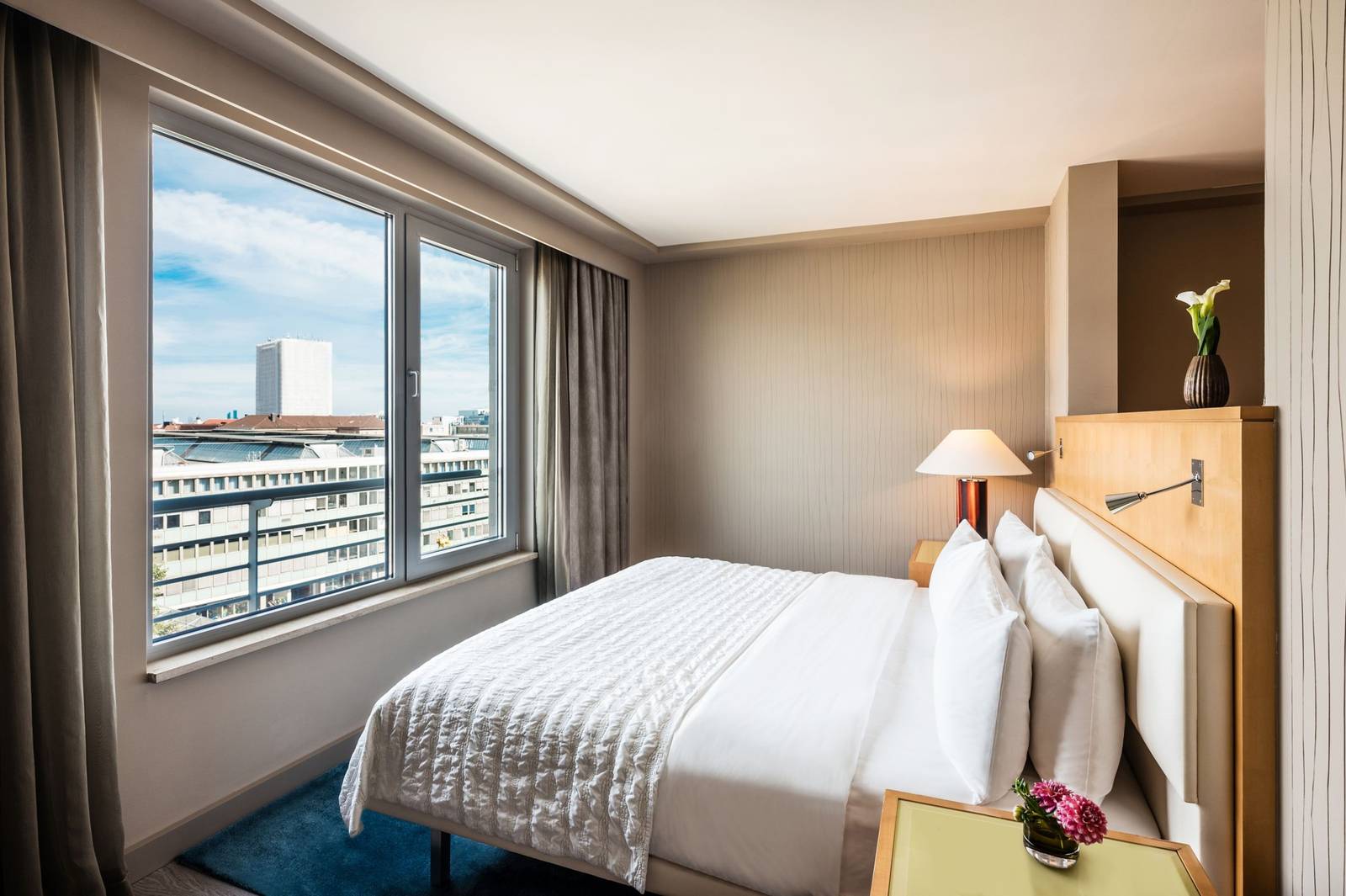 慕尼黑艾美酒店 Deluxe Suite 窗外的慕尼黑市景