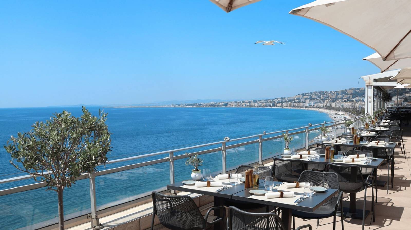 尼斯 Le Méridien Nice Elaïo 屋頂餐廳海景座位