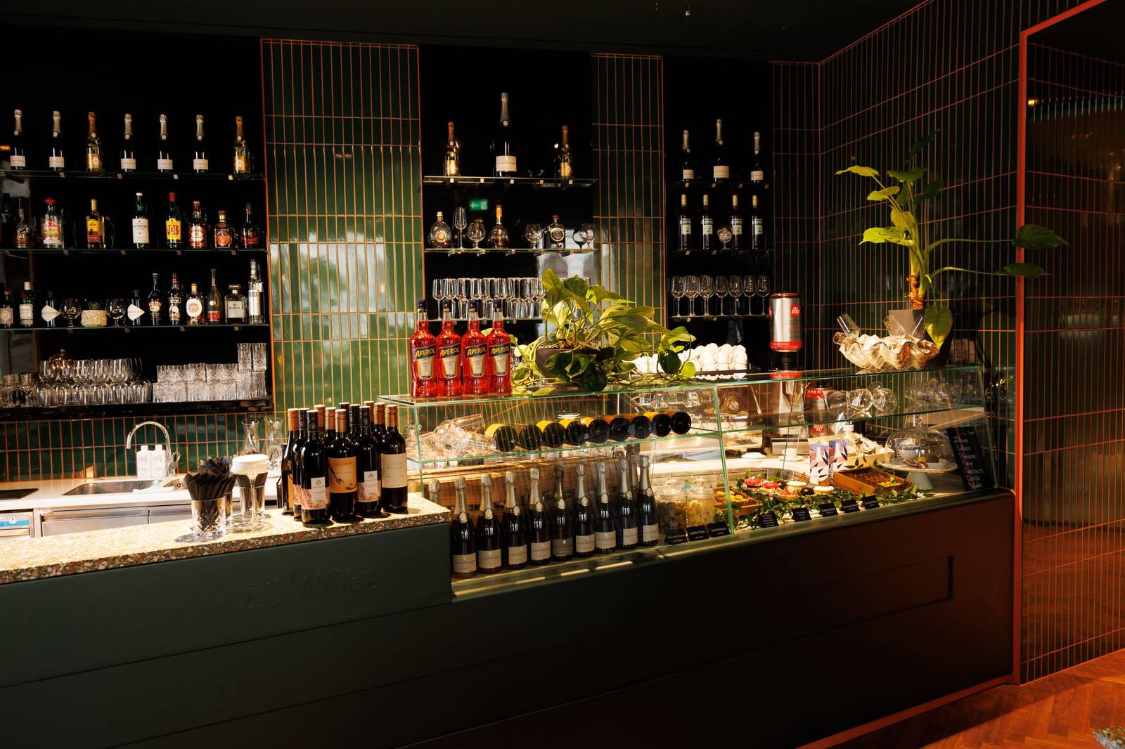 維也納艾美酒店 YOU. Bar 吧台