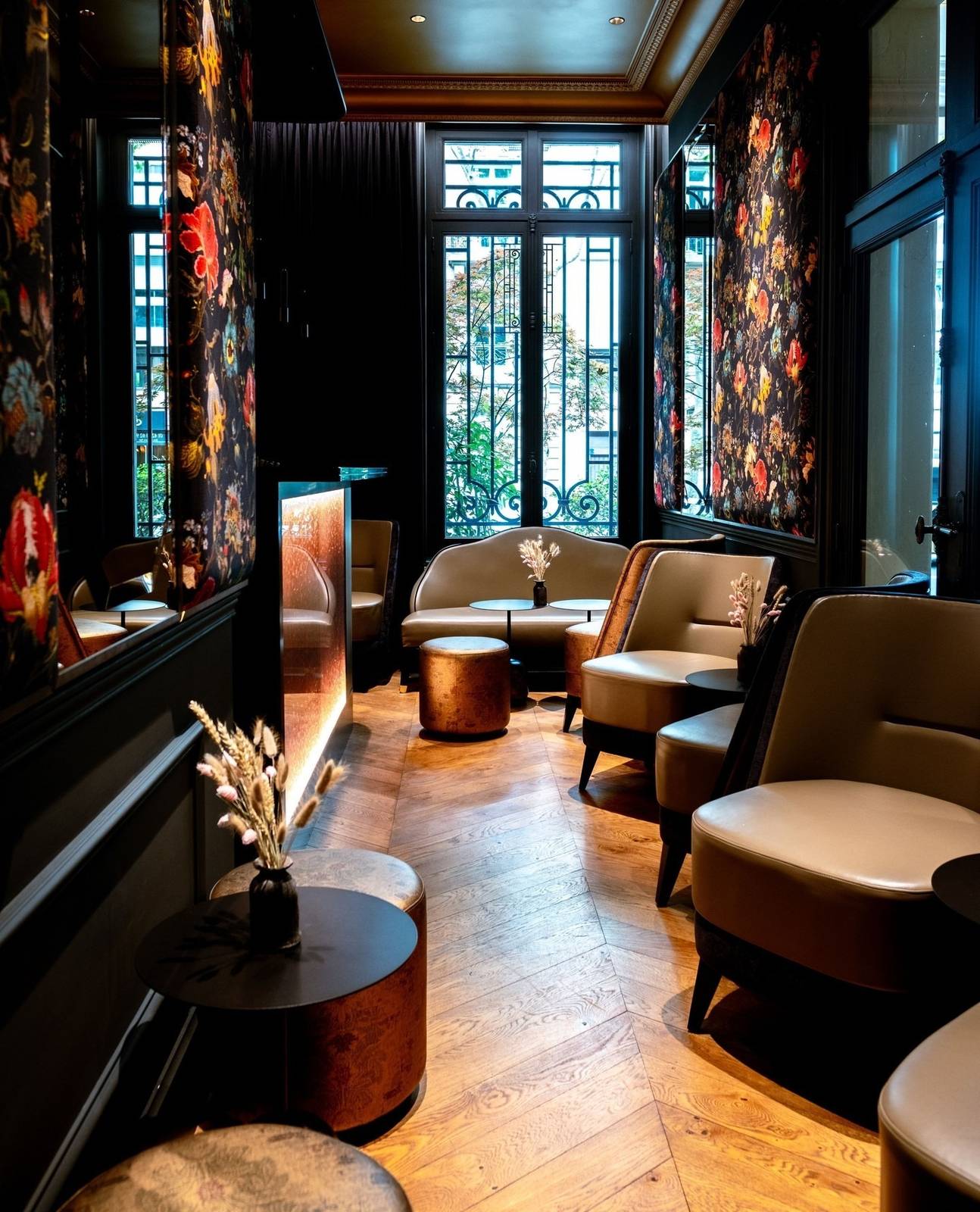 Le Narcisse Blanc Bar Léopold 酒吧