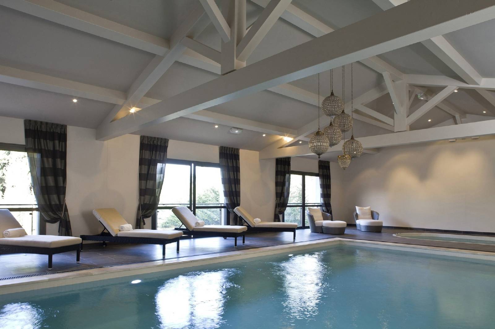 Le Vallon de Valrugues Spa 室內泳池