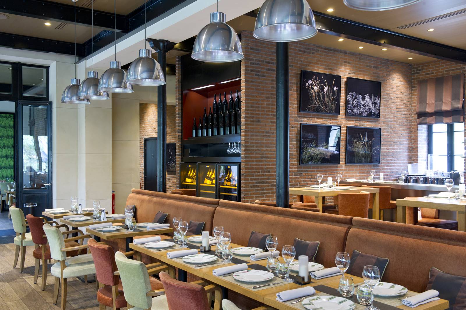 Brasserie Le Jardin 磚牆開放式餐廳