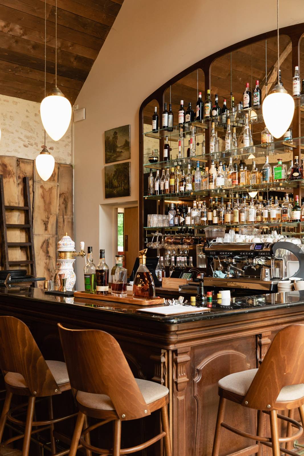 Les Sources de Cheverny L'Auberge 葡萄酒吧吧台