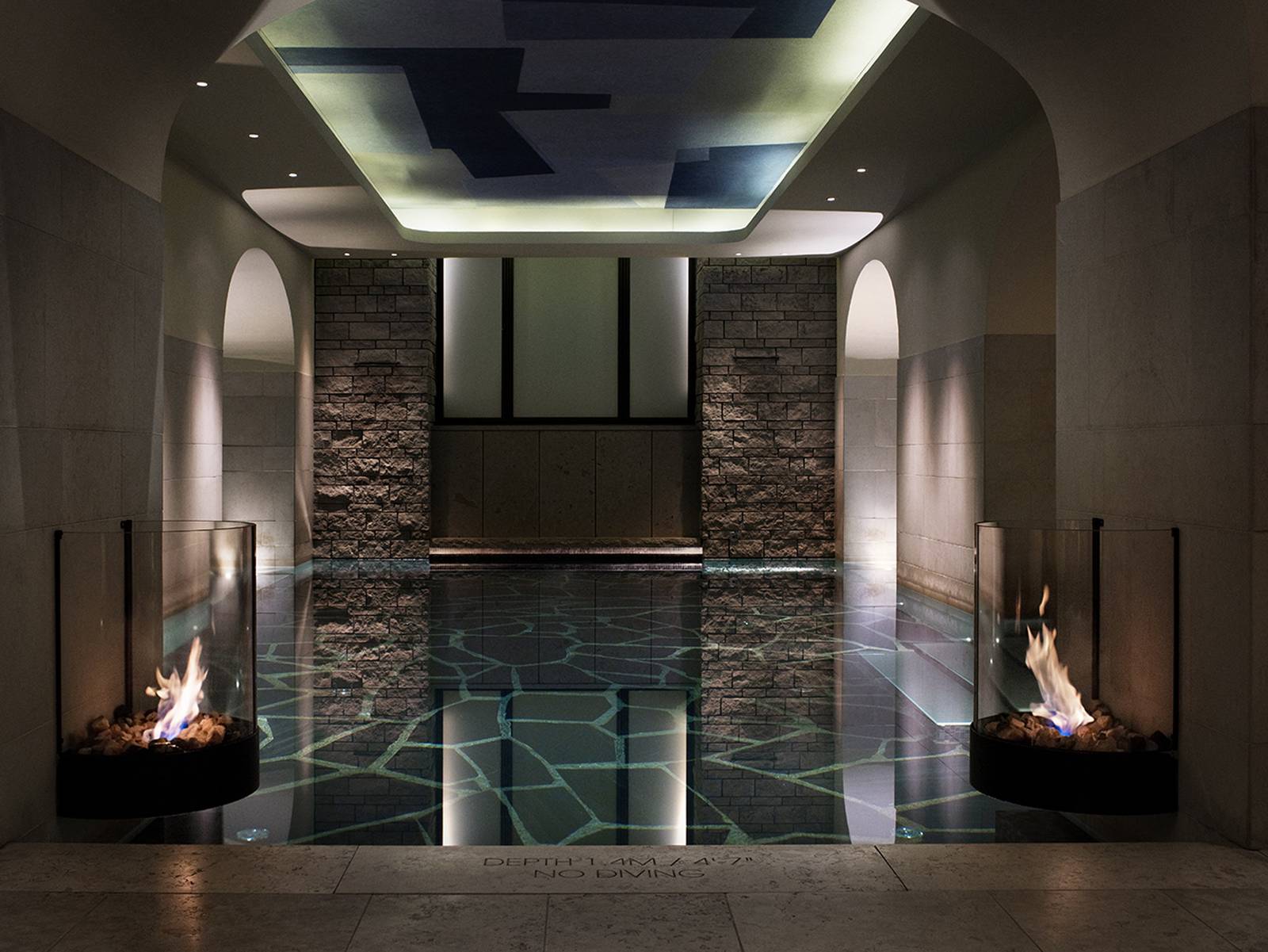 隔壁 Grand Hôtel Spa 的室內泳池（Lydmar 住客可優惠使用）