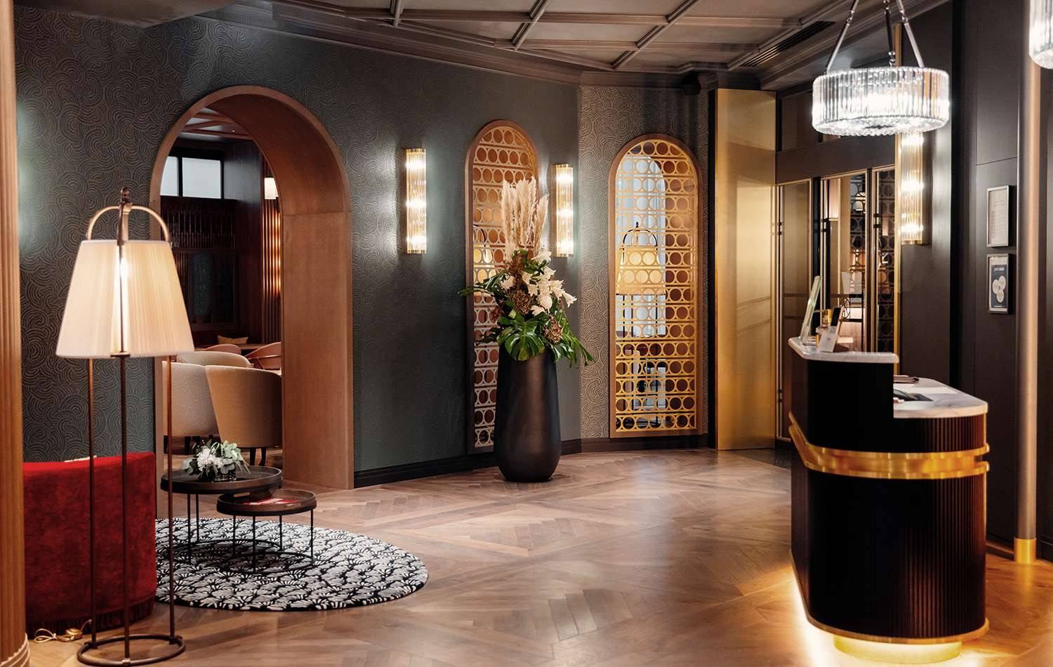 史特拉斯堡 Maison Rouge 酒店 Art Deco 風格大廳與接待櫃台