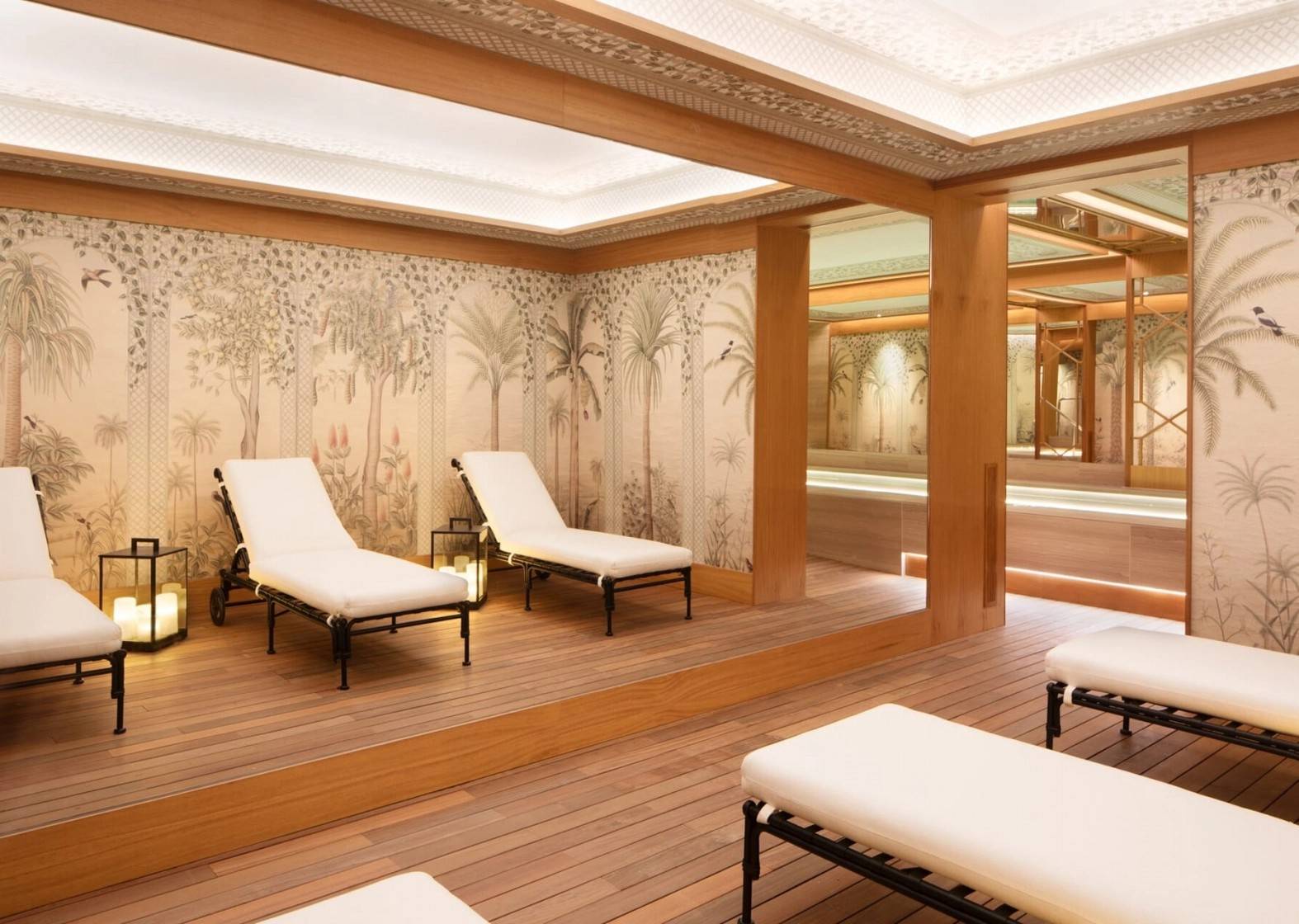 Majestic Hotel & Spa Wellness 區躺椅休憩空間