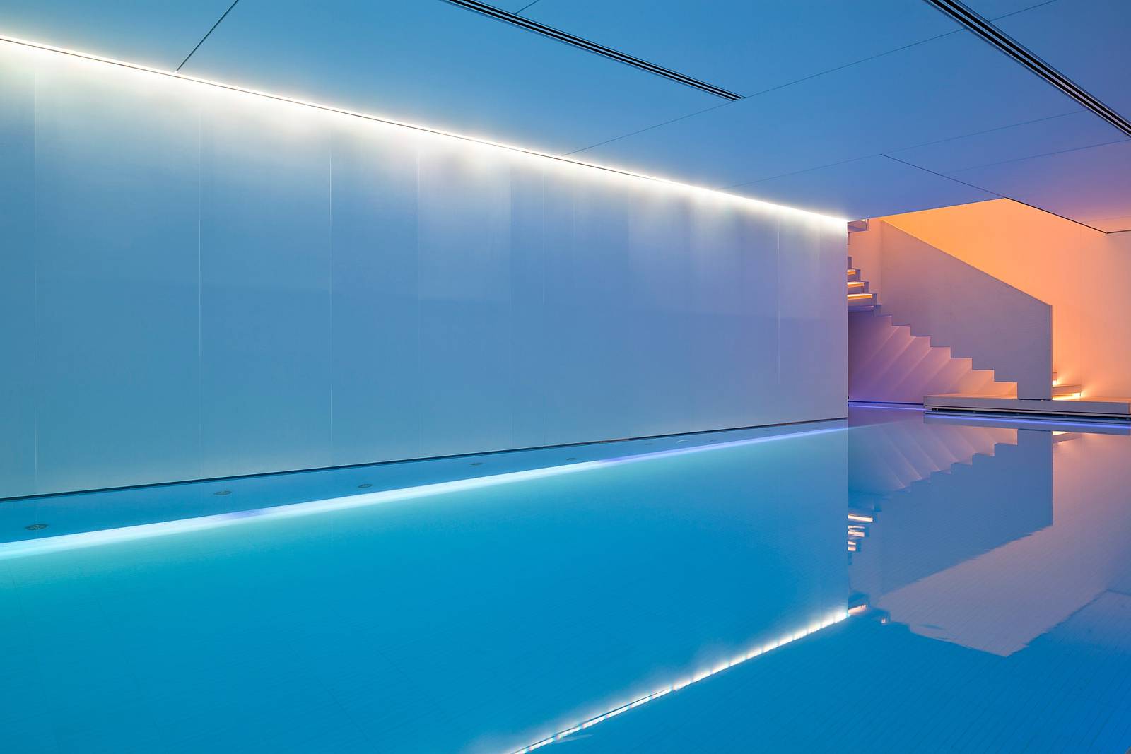 Akasha Spa 18 公尺室內泳池