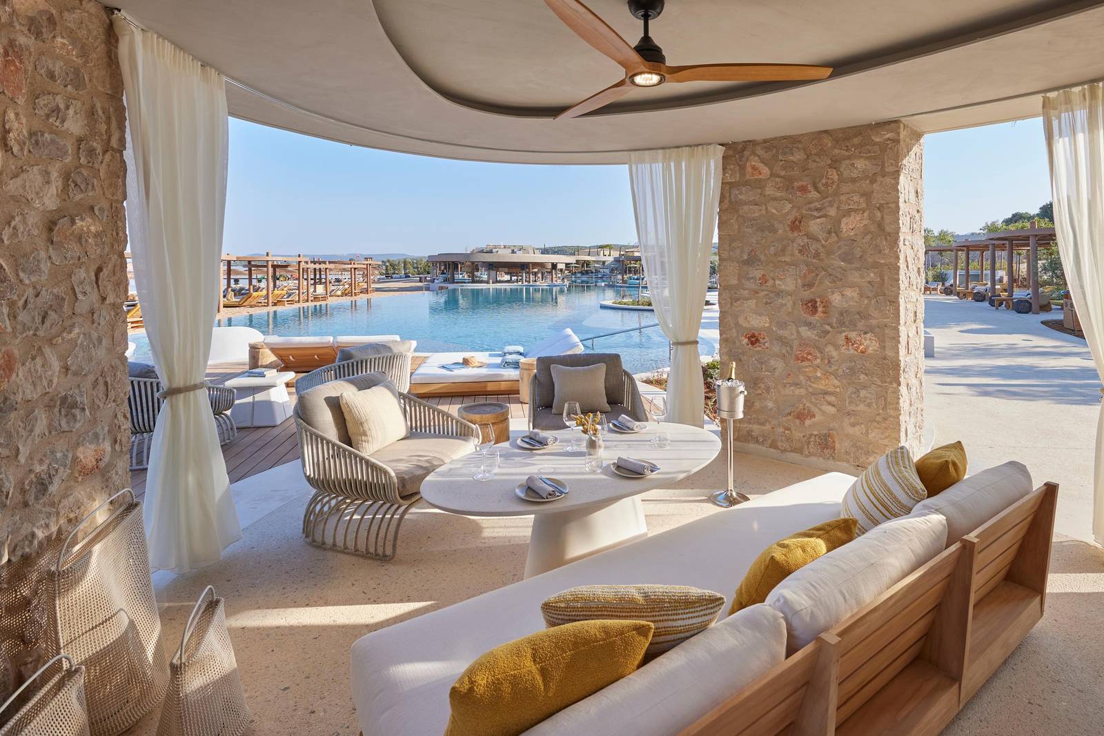 科斯塔納瓦里諾文華東方酒店 Ormos Beach Club 海灘涼亭