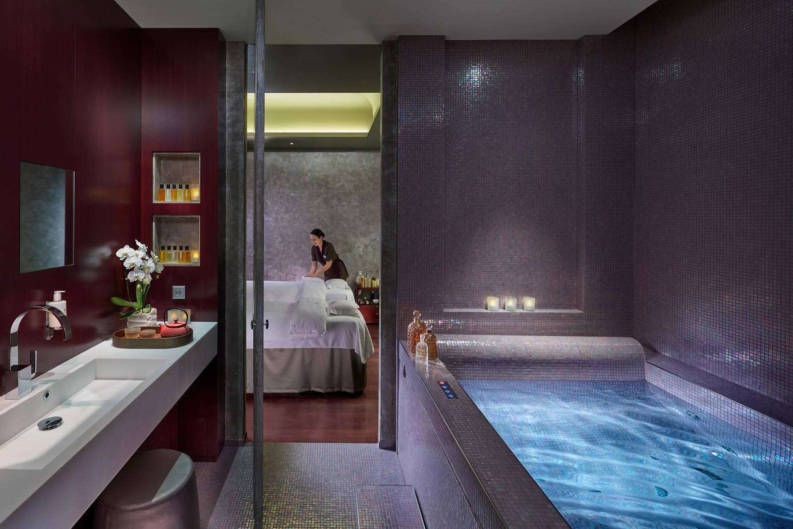 巴黎文華東方酒店 Spa 療程套房與按摩池