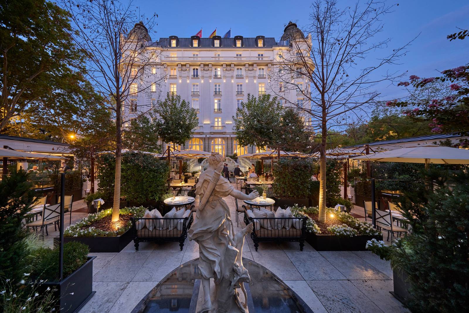 馬德里文華東方麗思酒店 Ritz Garden 花園夜景與酒店立面