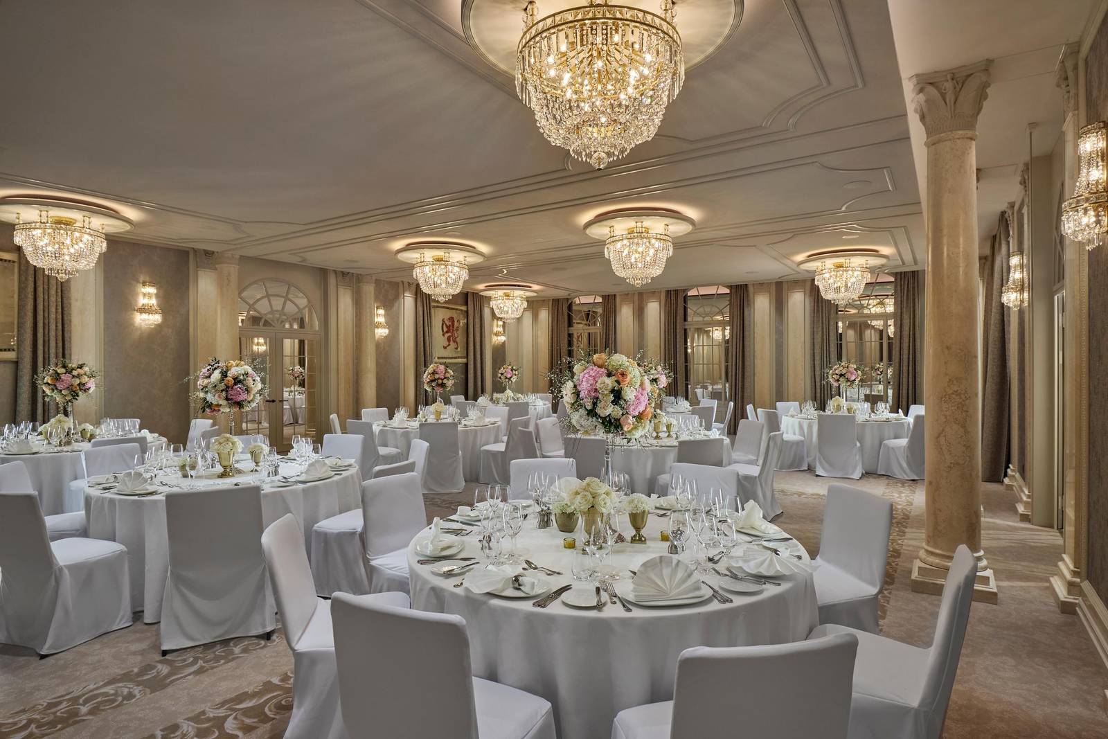 蘇黎世 Mandarin Oriental Savoy 水晶吊燈下的宴會廳 Ballsaal