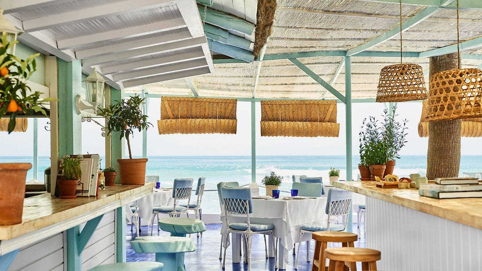 Marbella Club Hotel MC Beach 面海吧台