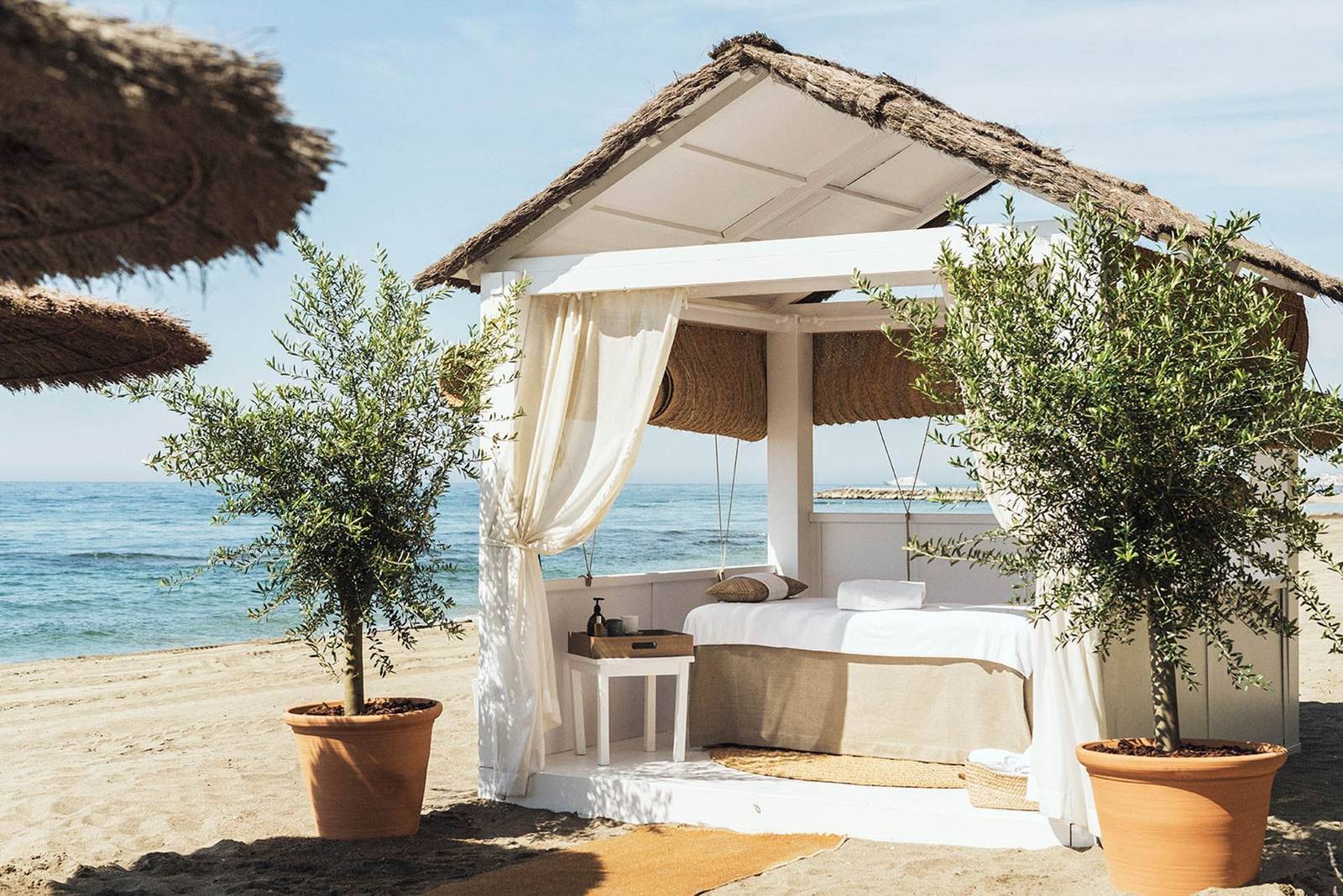 Marbella Club Hotel 海灘上的休憩涼亭