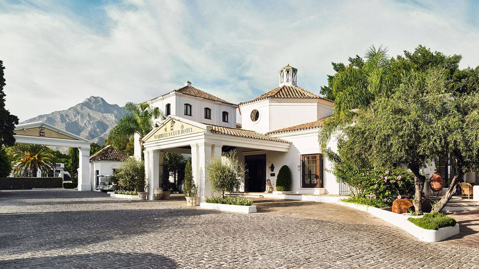 Marbella Club Hotel 入口與遠方山景