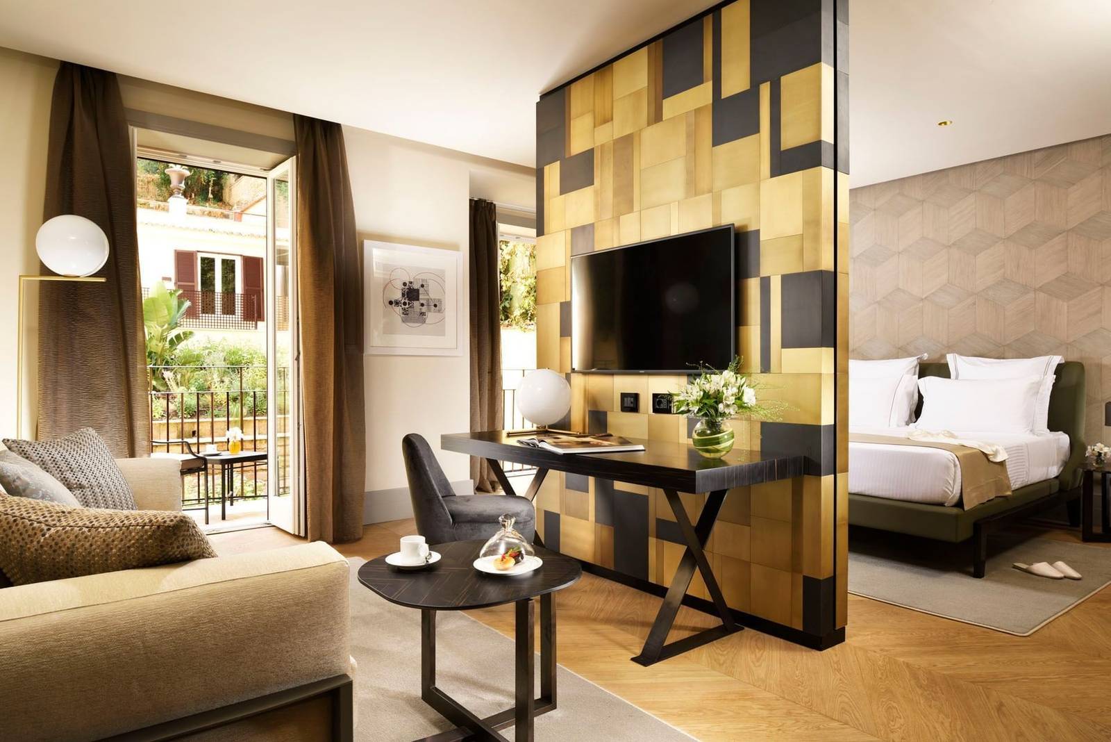 Margutta 19 Deluxe Suite 臥室與起居空間