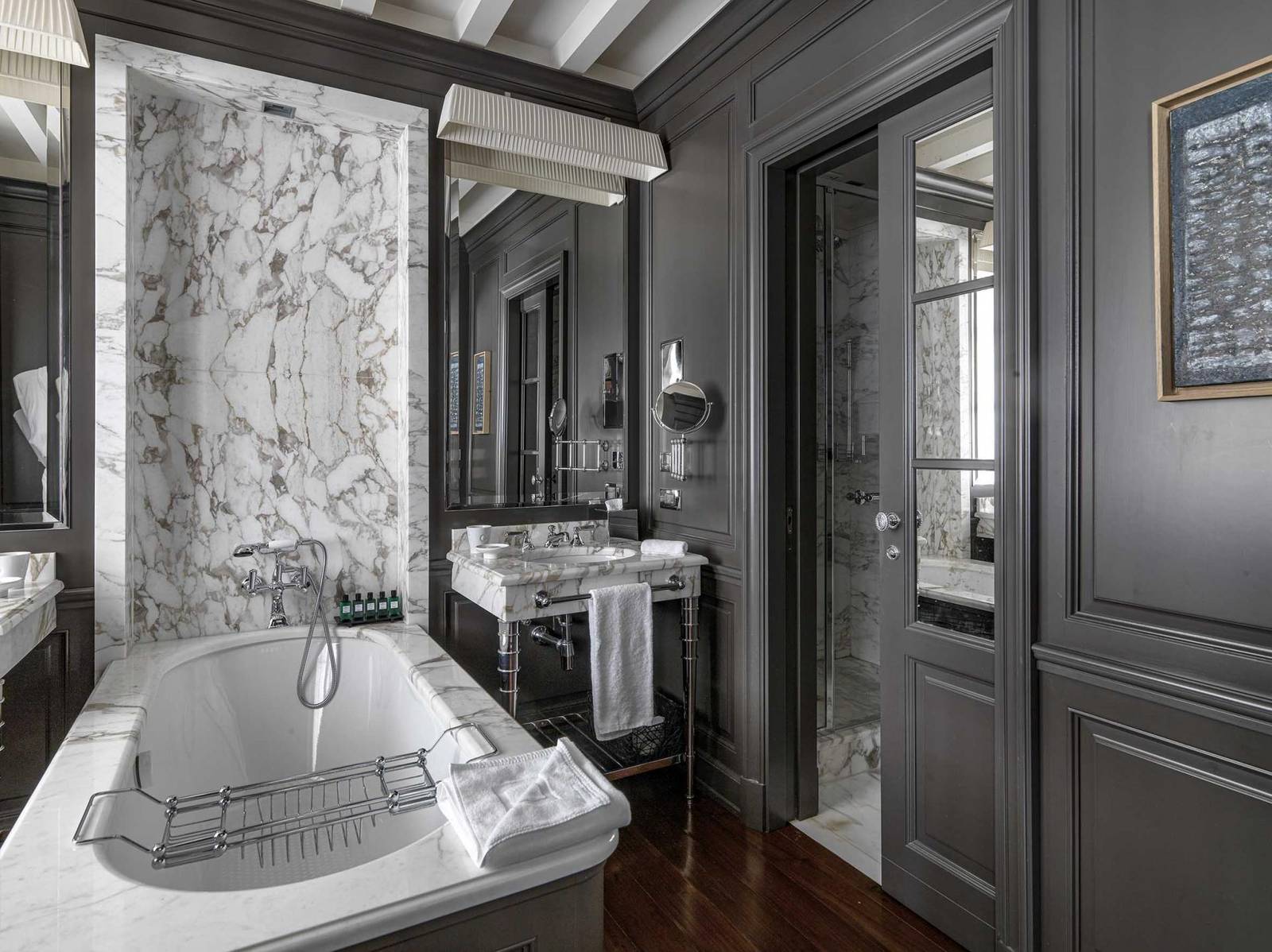 Marquis Faubourg Saint-Honoré Executive Suite 大理石浴室與獨立浴缸