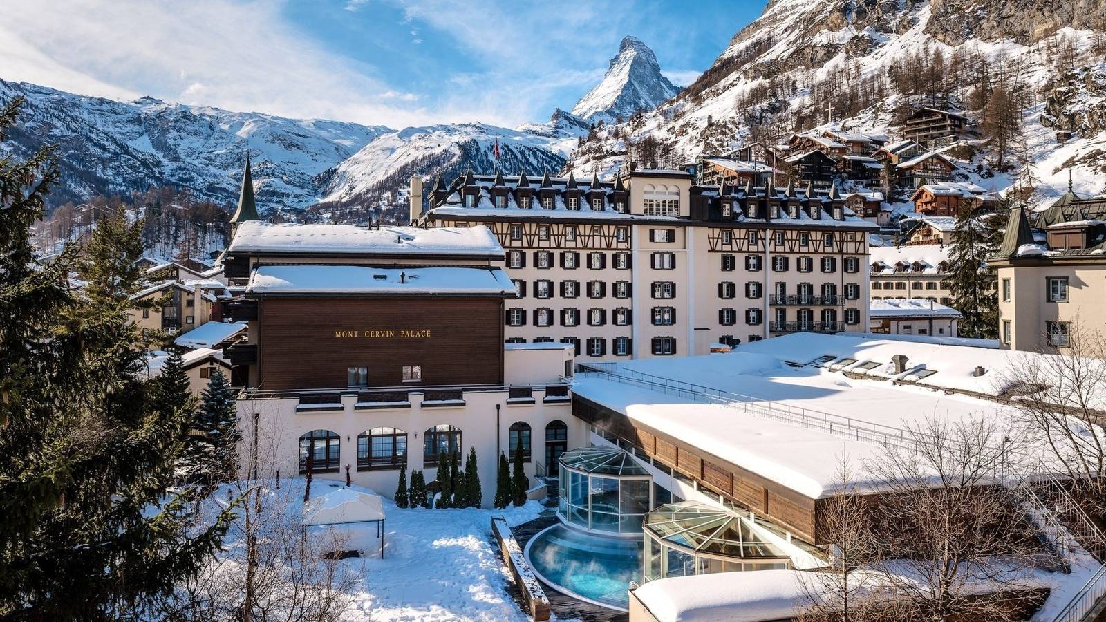 策馬特 Mont Cervin Palace 冬季建築外觀與馬特洪峰