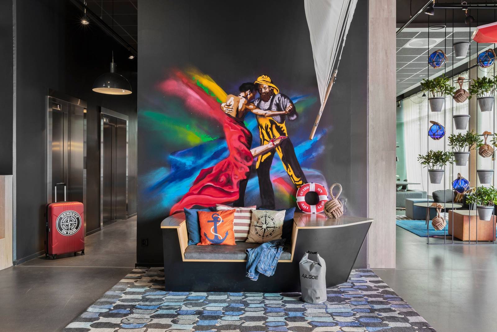 Moxy Bergen 大廳交誼區