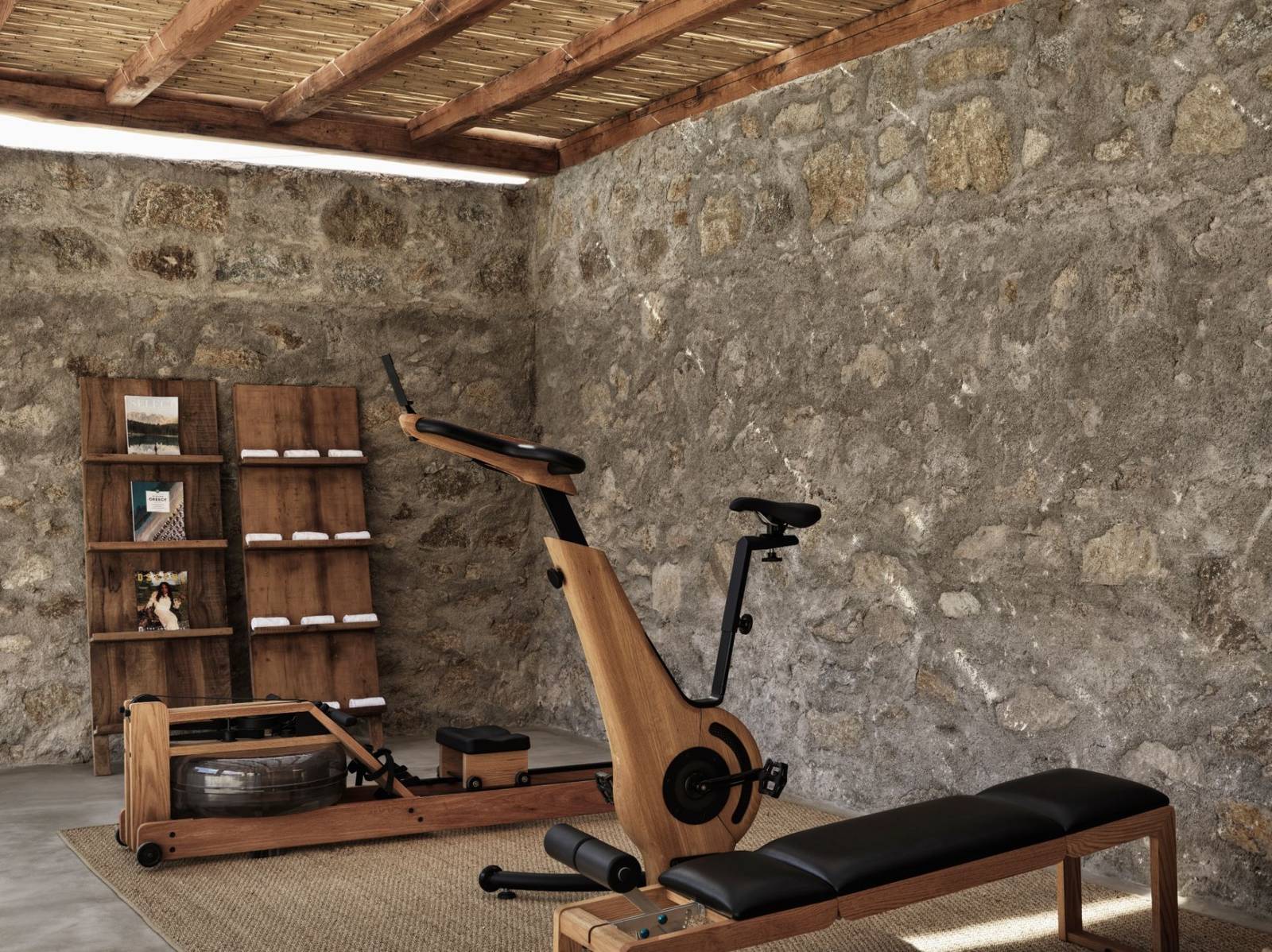 Nomad Mykonos 木製器材健身房