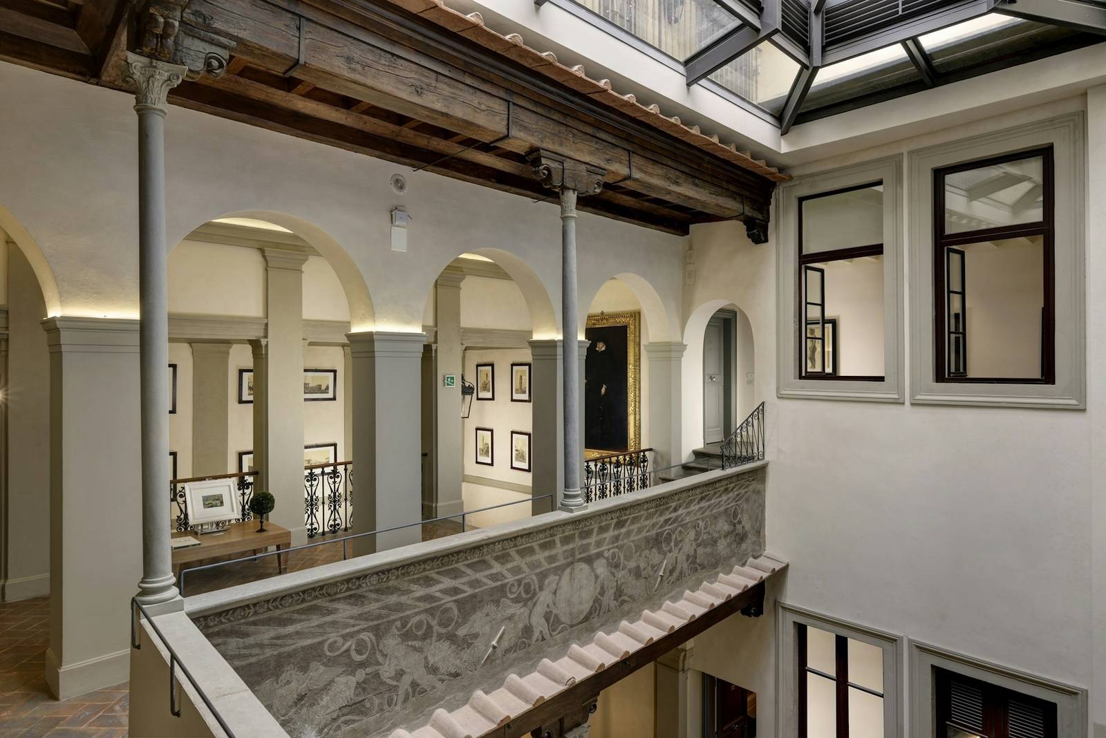 Palazzo Vecchietti 中庭迴廊的拱頂與濕壁畫
