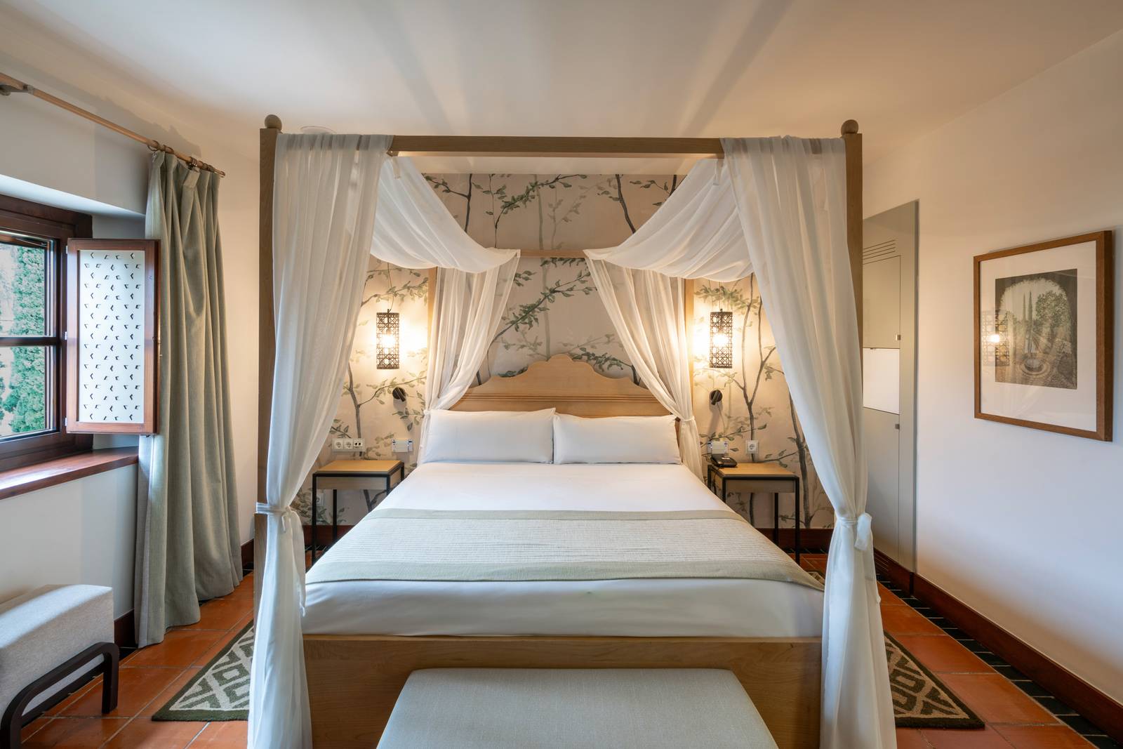 格拉納達 Parador de Granada 高級雙人房四柱床