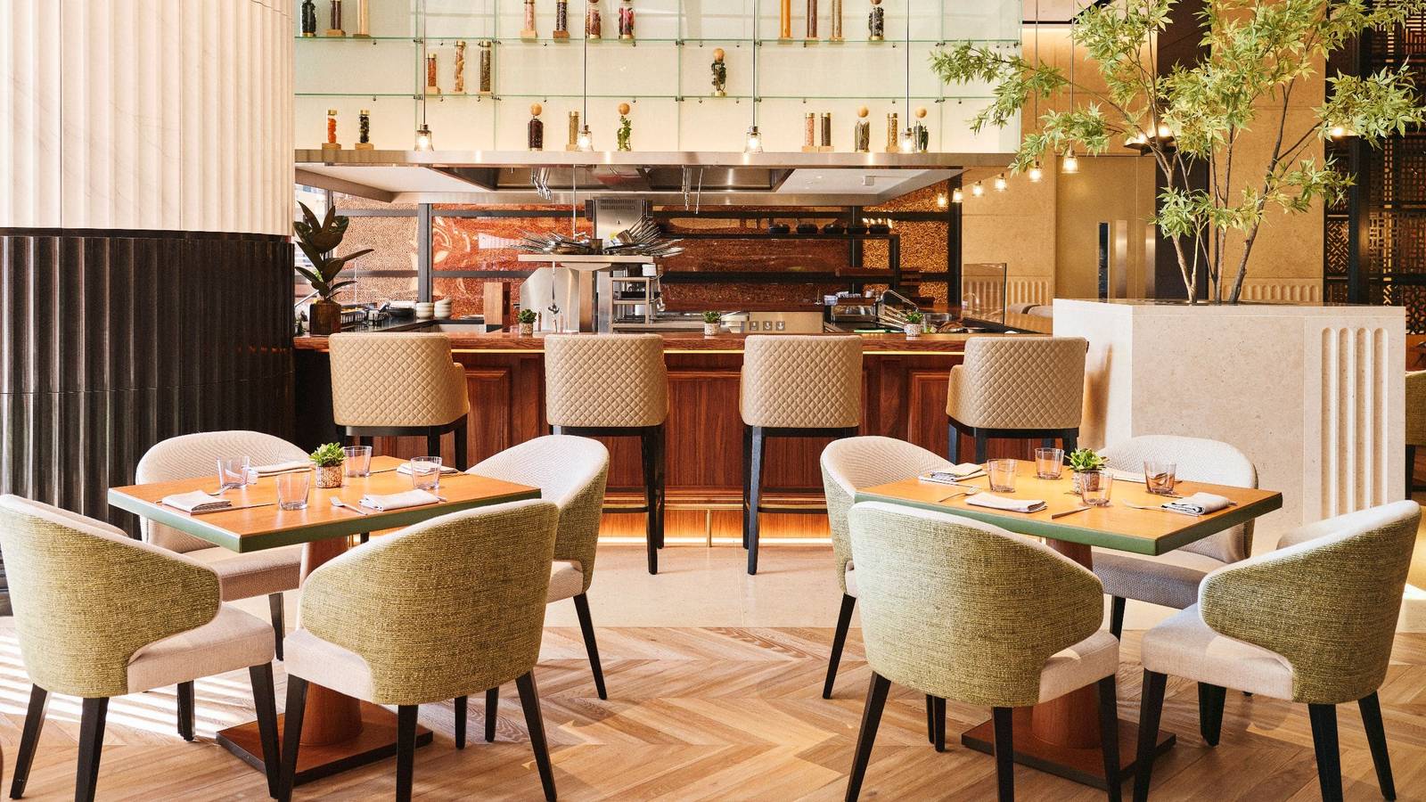倫敦柏悅酒店 The Nine Elms Kitchen 開放式廚房與座位