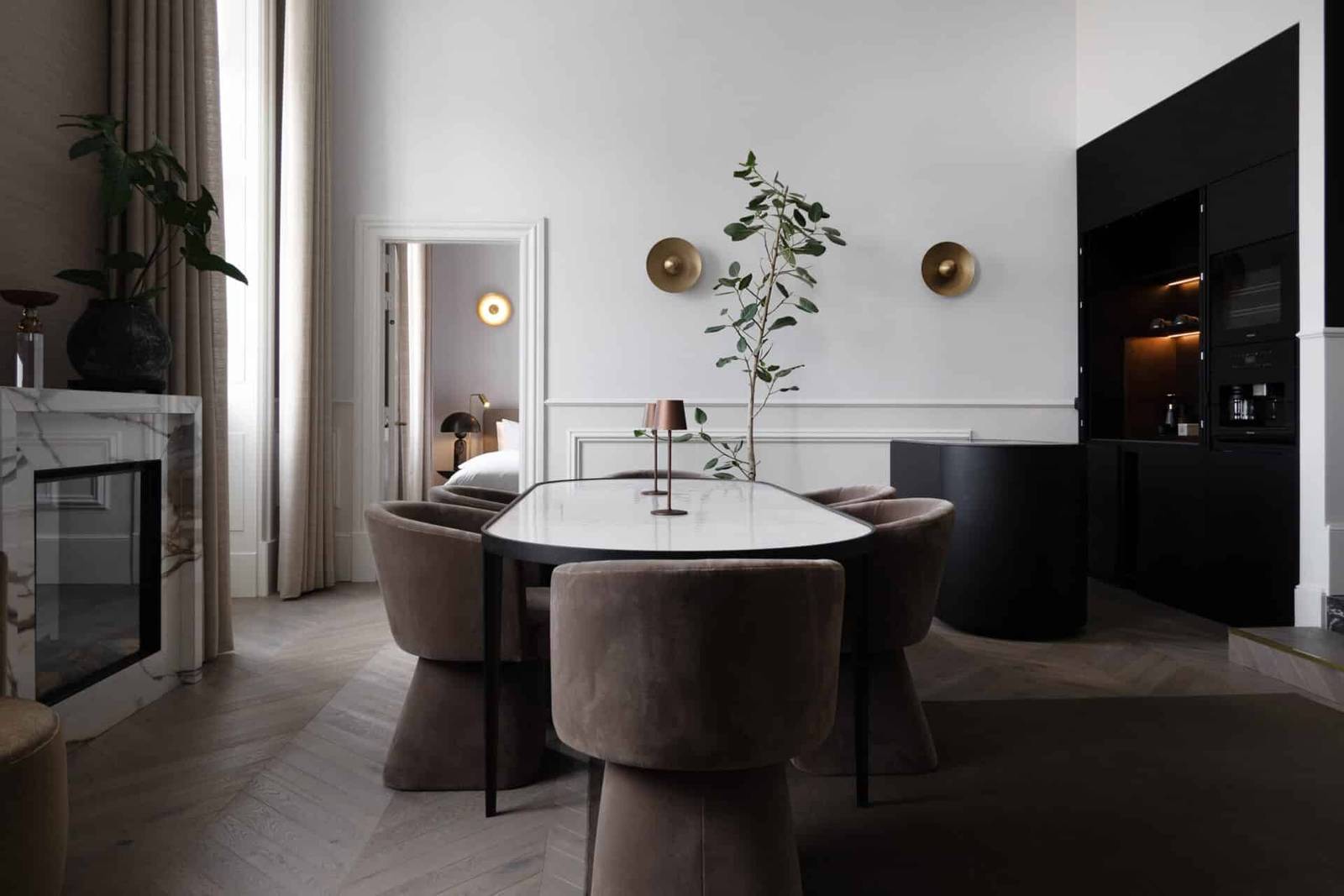 Park Lane Copenhagen Hilliger Master Suite 大理石壁爐與餐桌