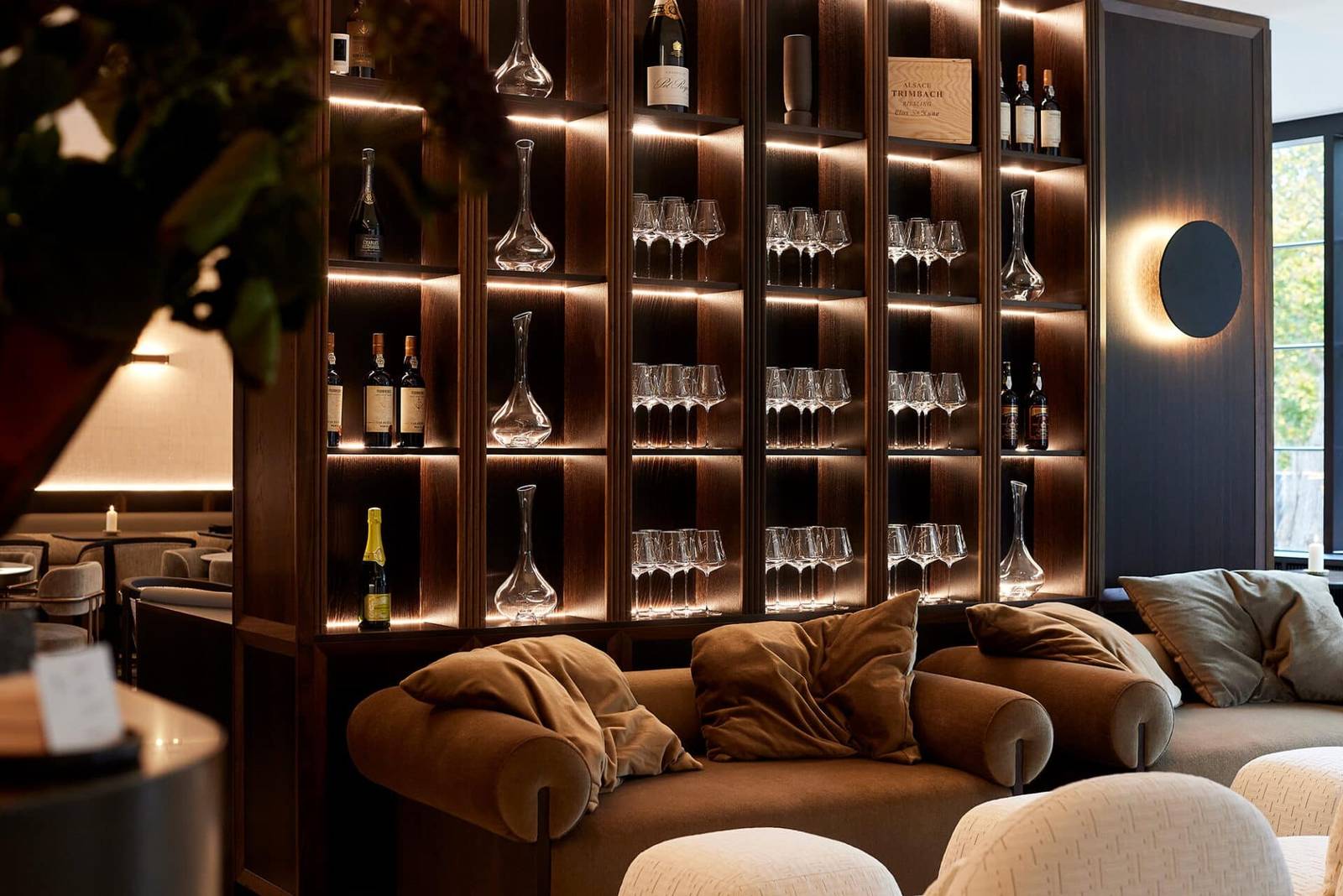 Park Lane Copenhagen 酒吧酒櫃與絲絨沙發