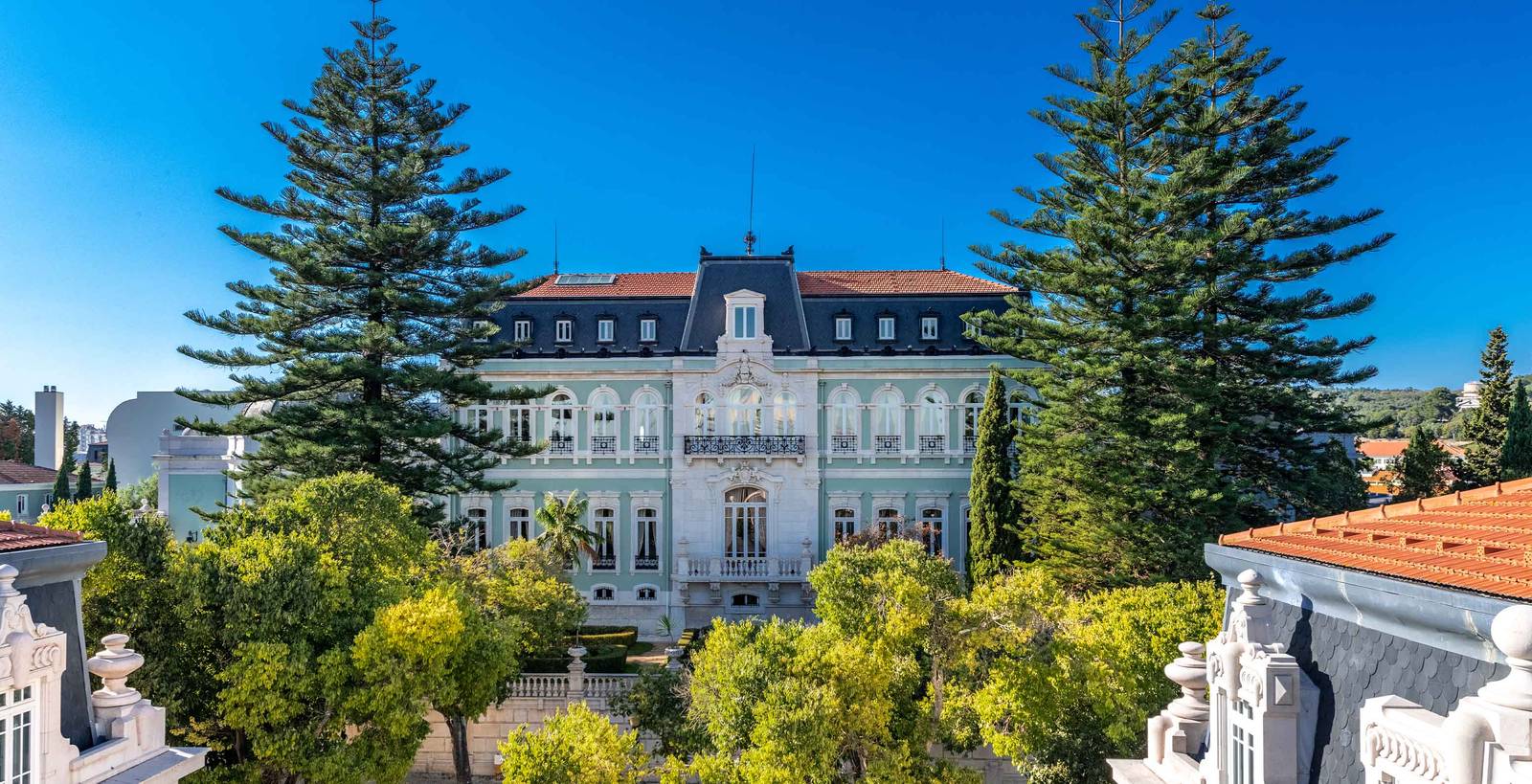 Pestana Palace Lisboa 瓦勒弗洛宮建築外觀與花園樹林
