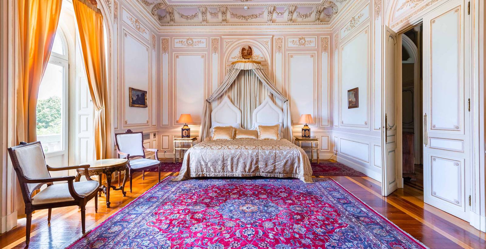 Pestana Palace Lisboa D. Carlos 皇家套房臥室