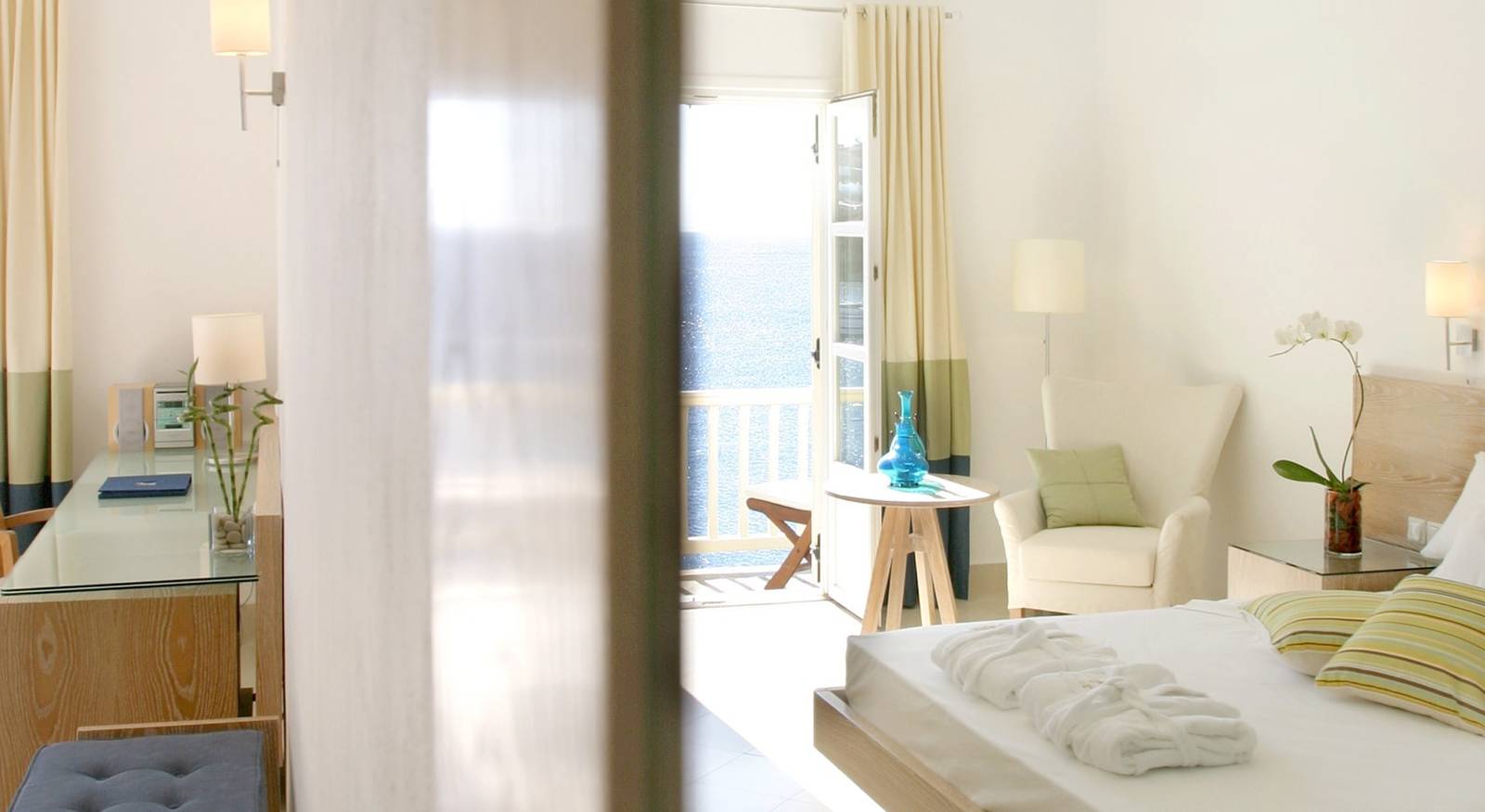 Petasos Beach Resort & Spa Superior 客房