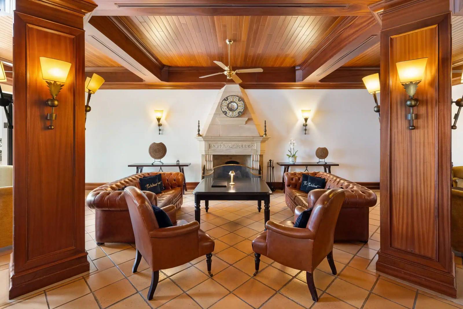 Pine Cliffs Hotel Portulano 大廳酒吧