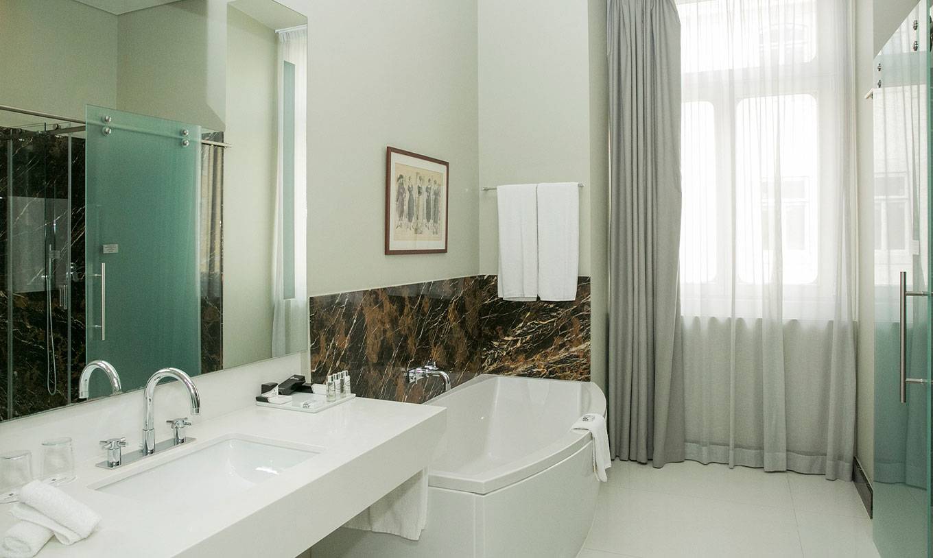 里斯本 Pousada Lisboa Suite Áurea 大理石浴室