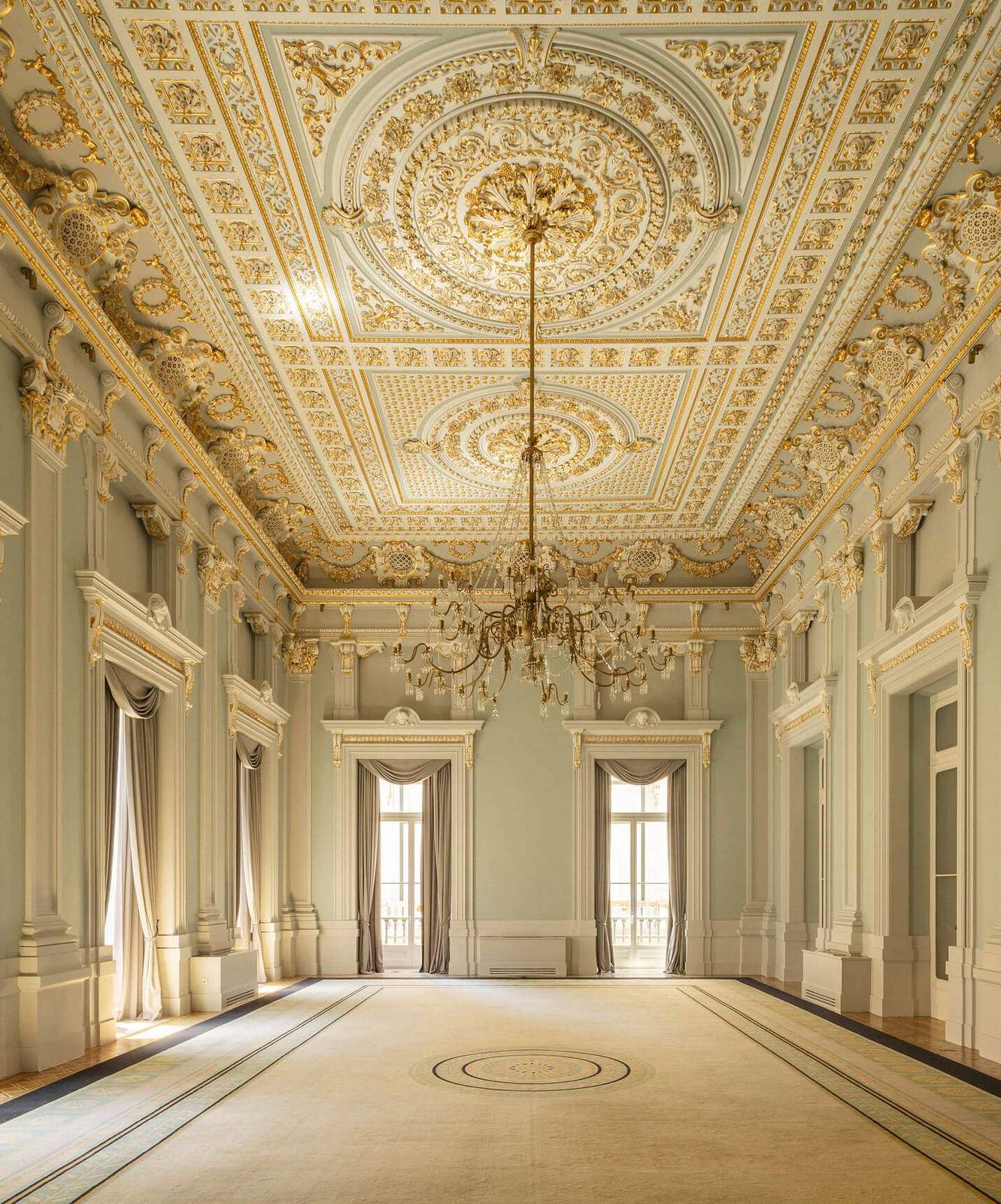 里斯本 Pousada Lisboa金色天花板與水晶吊燈的大廳 Great Hall