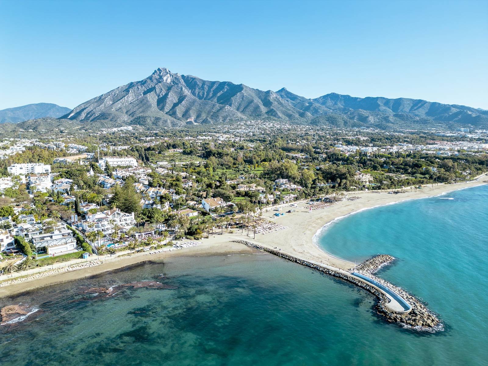 馬貝拉海岸與 La Concha 山