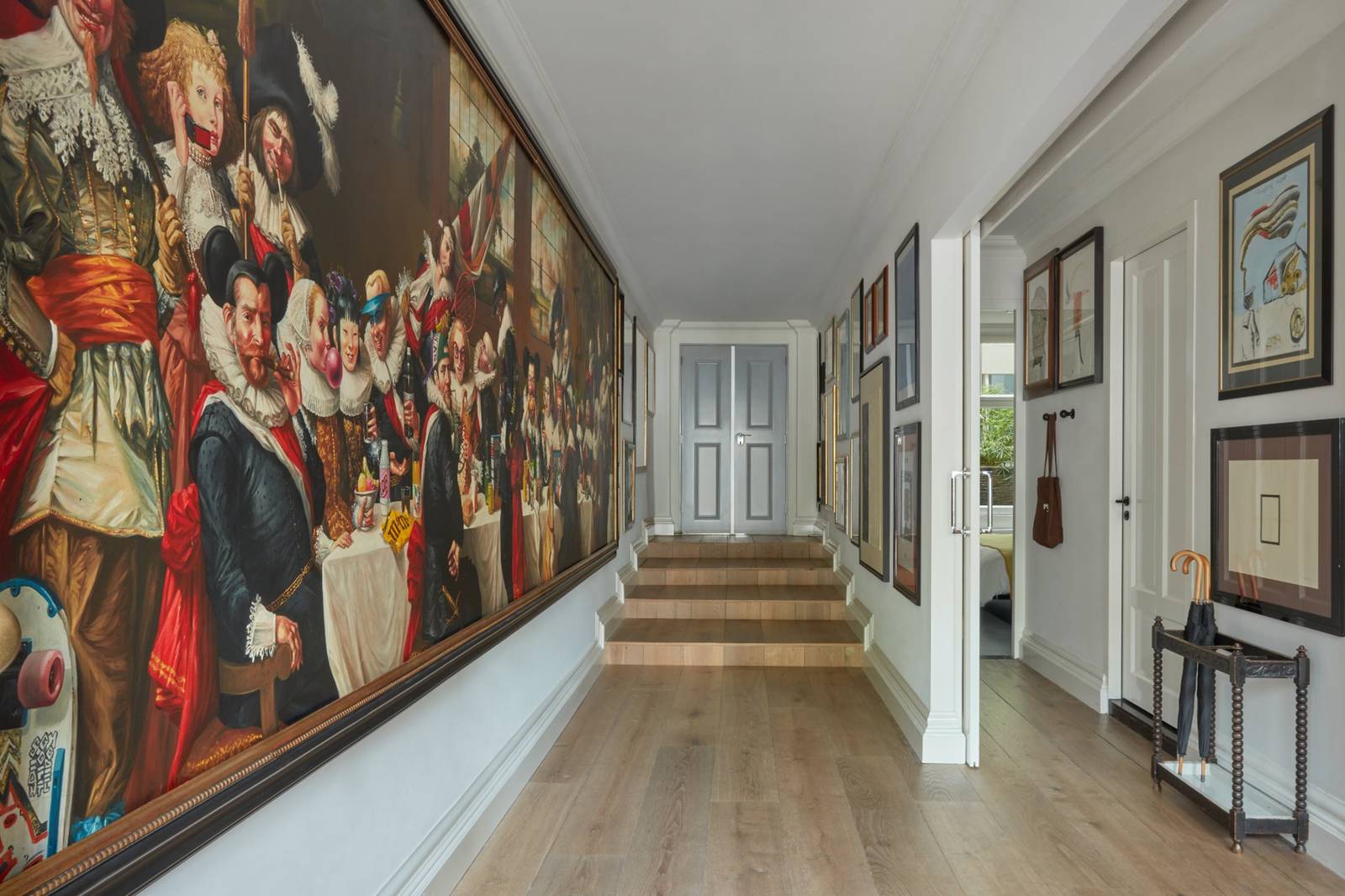 Pulitzer Amsterdam Art Collector's Suite 的六公尺大幅畫作