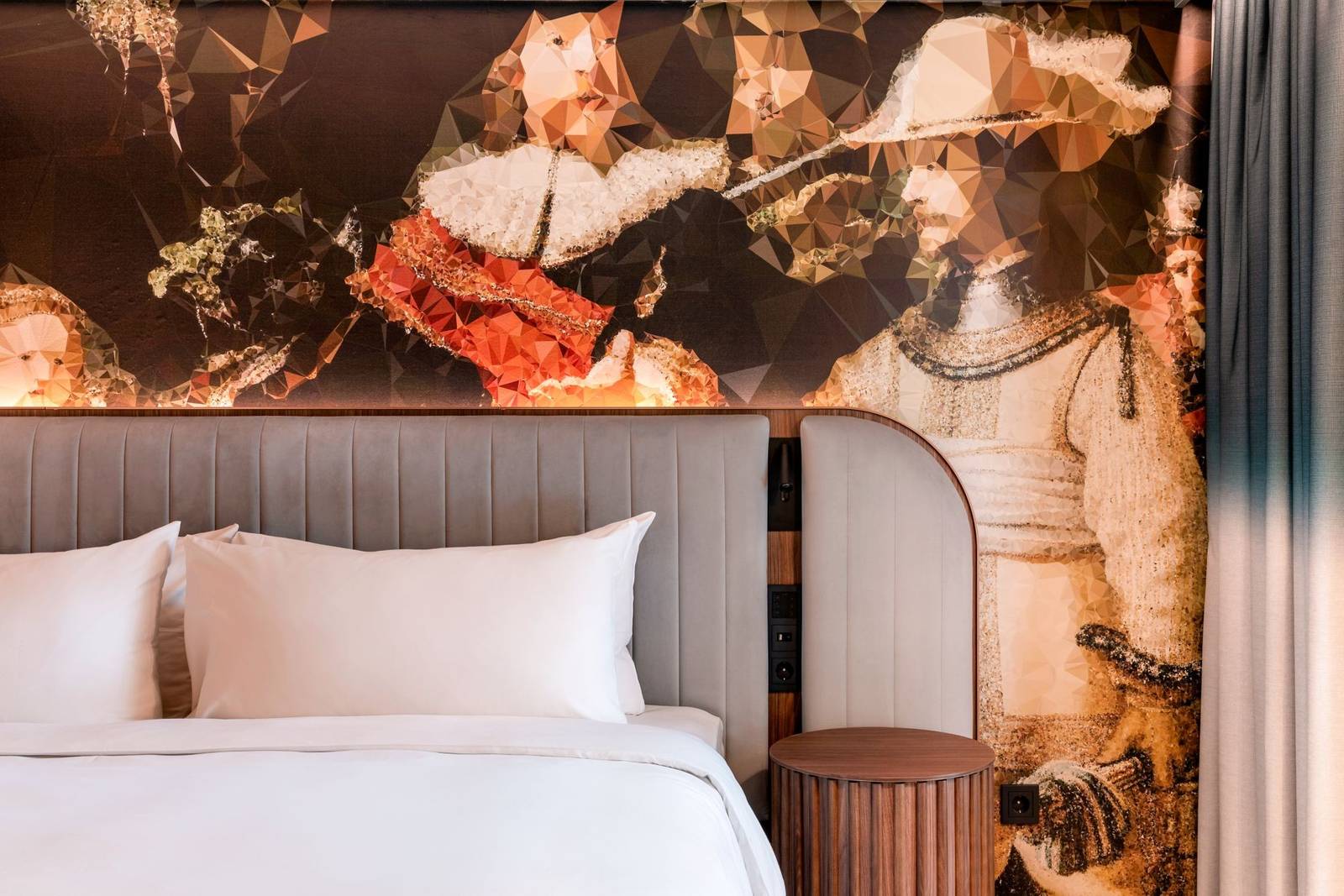 Renaissance Amsterdam Hotel  Club 客房與林布蘭風格壁畫
