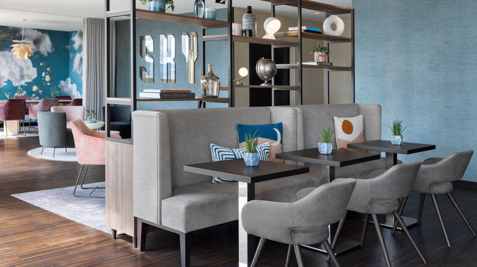 蘇黎世文藝復興塔酒店 Sky Lounge 用餐區