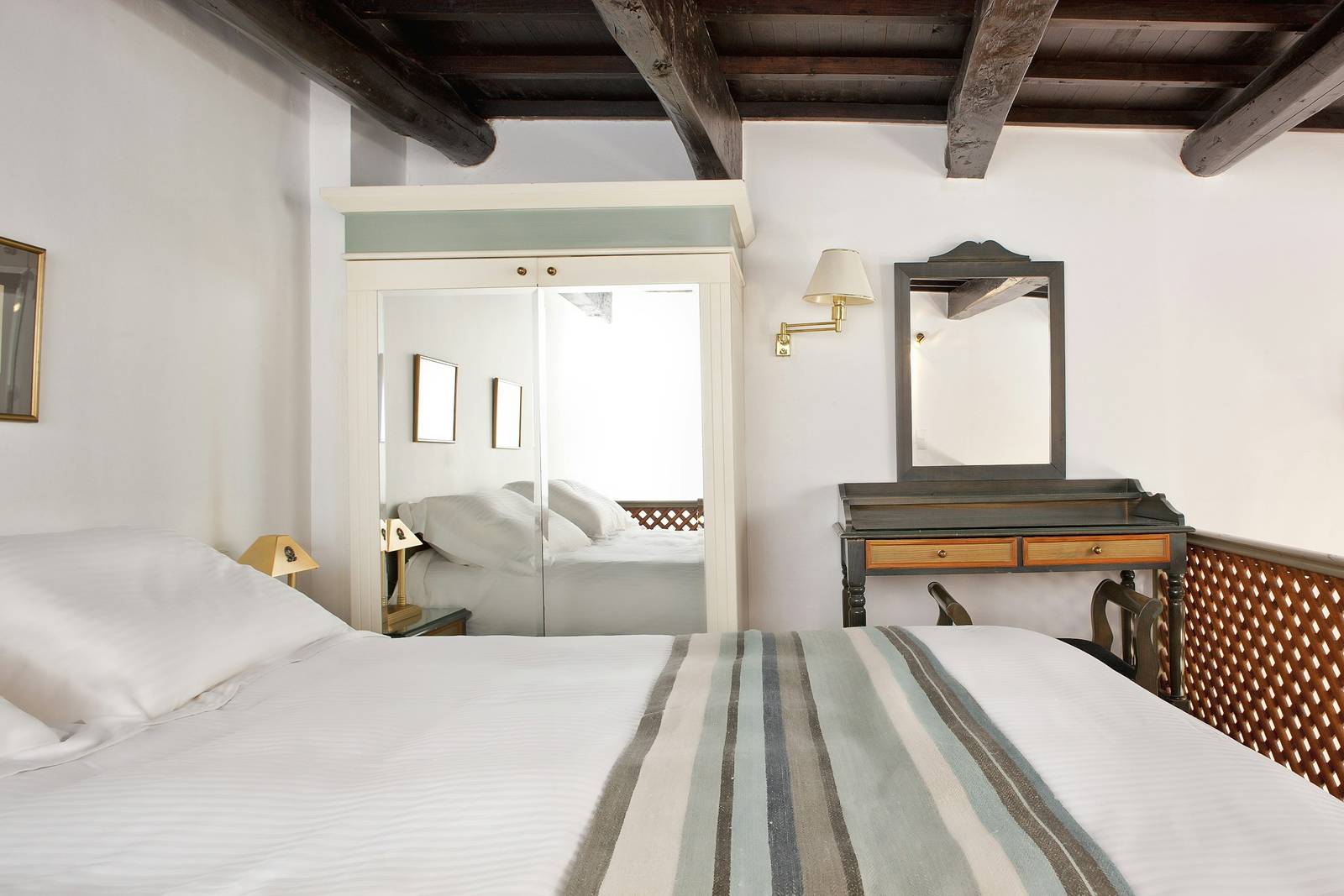 Rimondi Boutique Hotel Double Room 木樑客房