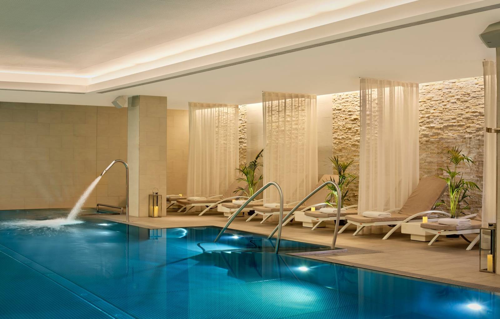 維也納麗思卡爾頓酒店 Spa 室內泳池