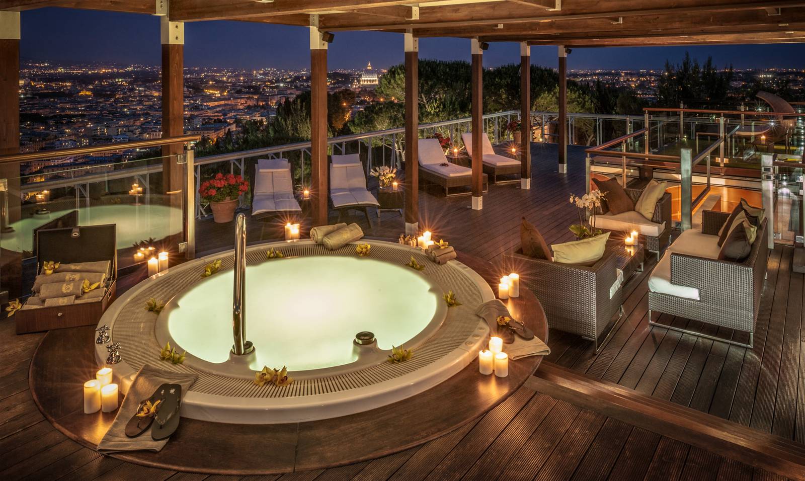 羅馬 Rome Cavalieri Planetarium Suite 屋頂花園按摩池夜景