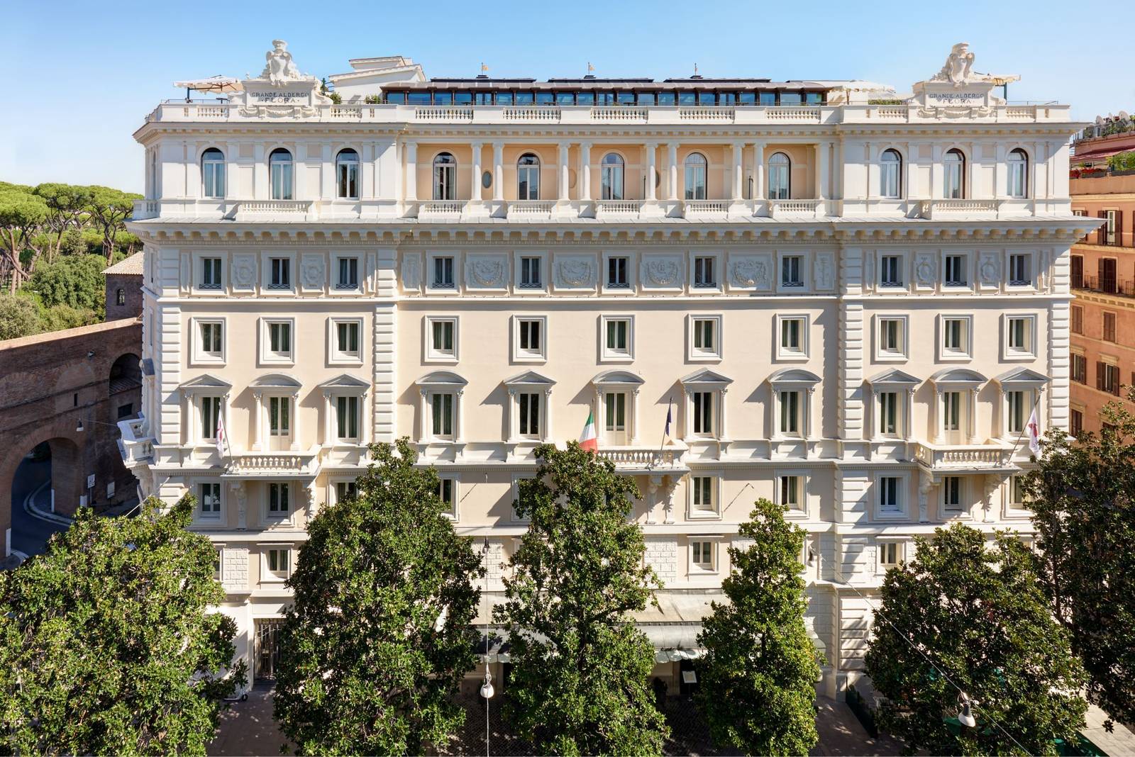 Rome Marriott Grand Hotel Flora 面向威尼托大道的白色建築立面