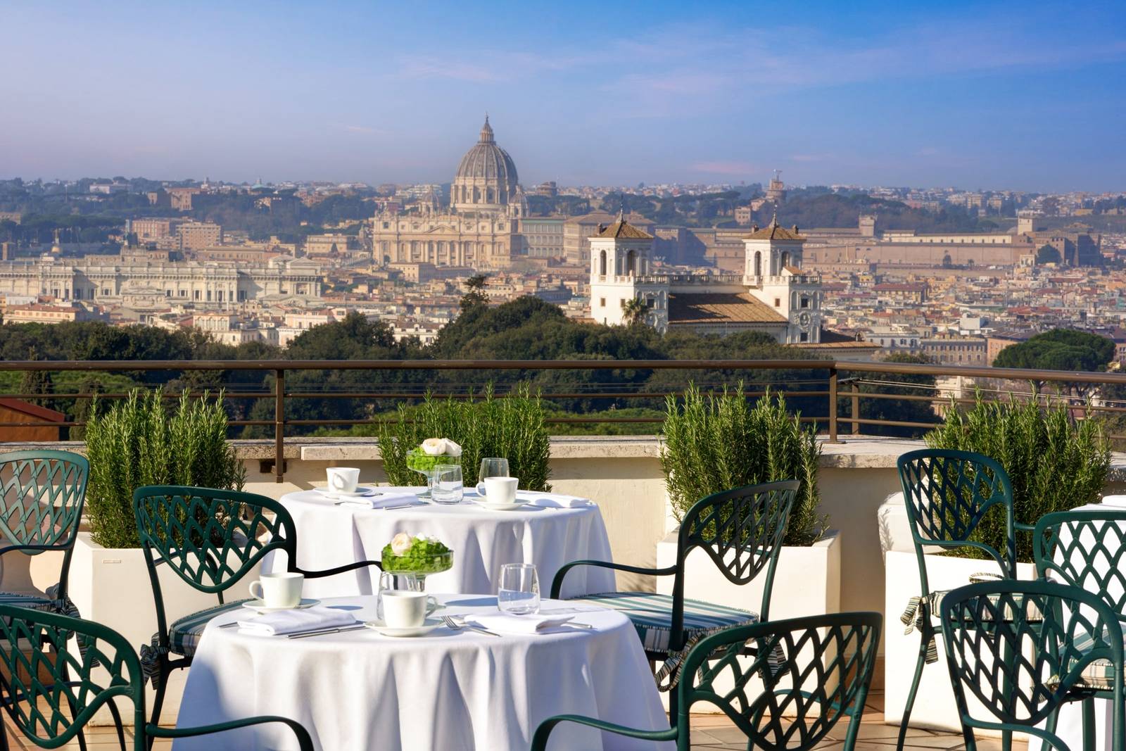Rome Marriott Grand Hotel Flora 頂樓露台遠眺聖彼得大教堂